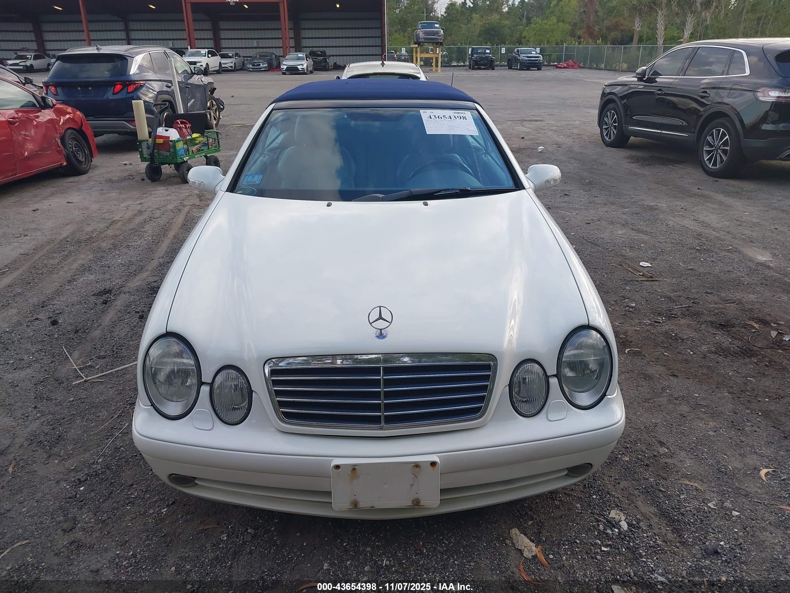 2000 Mercedes-benz Clk 430 White vin: WDBLK70GXYT044111