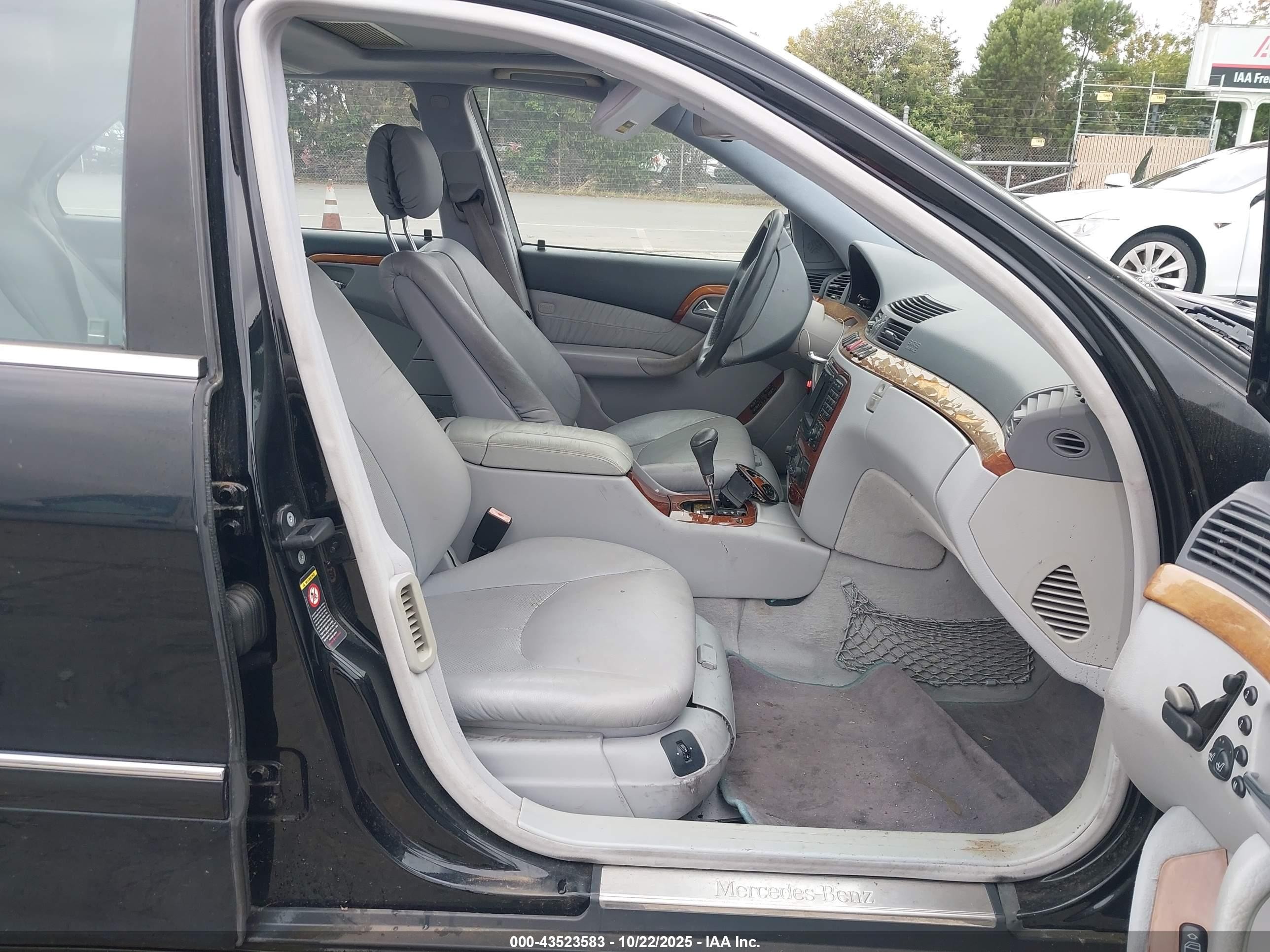 2000 Mercedes-benz S 430   Black vin: WDBNG70J1YA091528