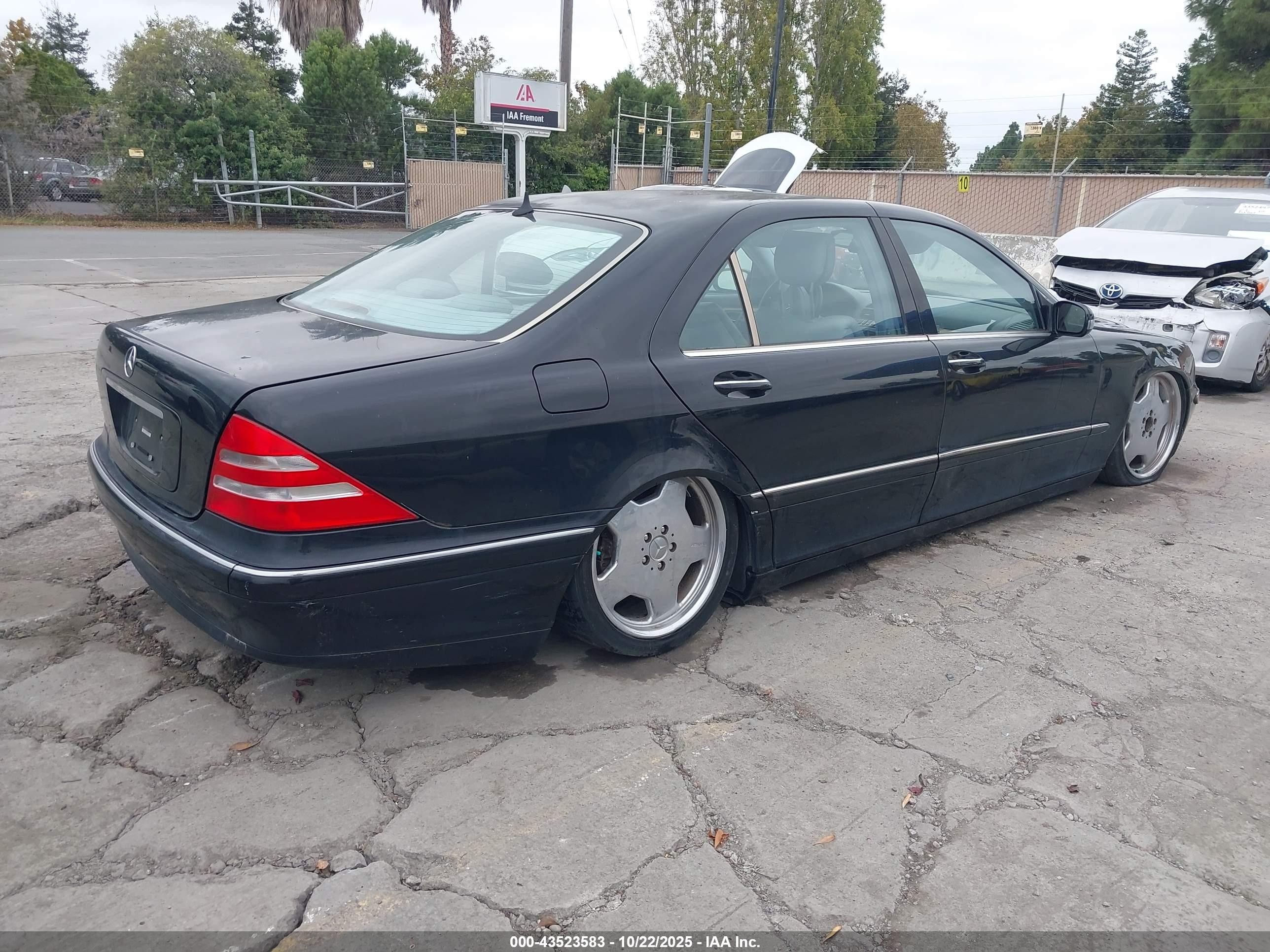 2000 Mercedes-benz S 430   Black vin: WDBNG70J1YA091528