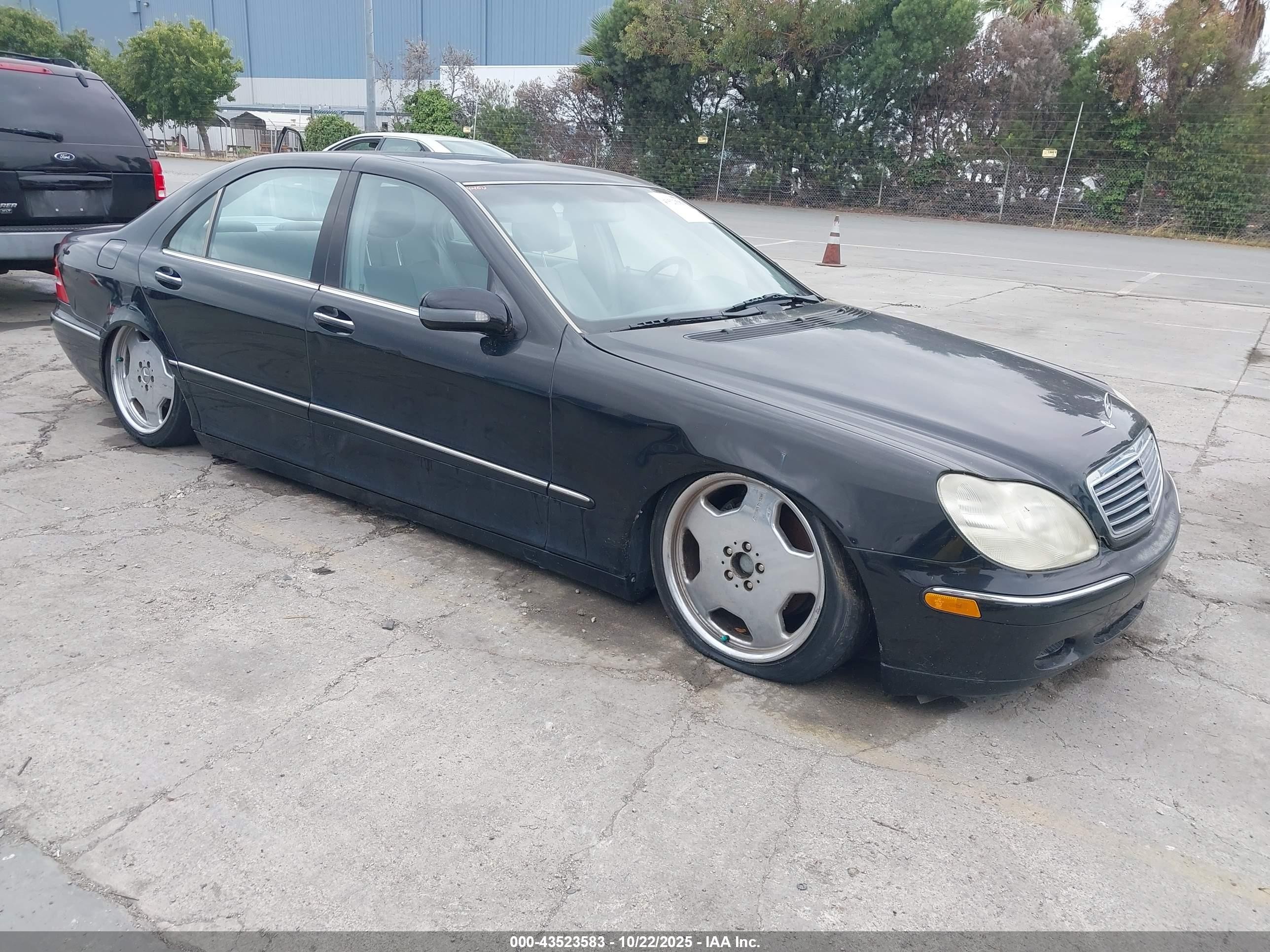2000 Mercedes-benz S 430   Black vin: WDBNG70J1YA091528