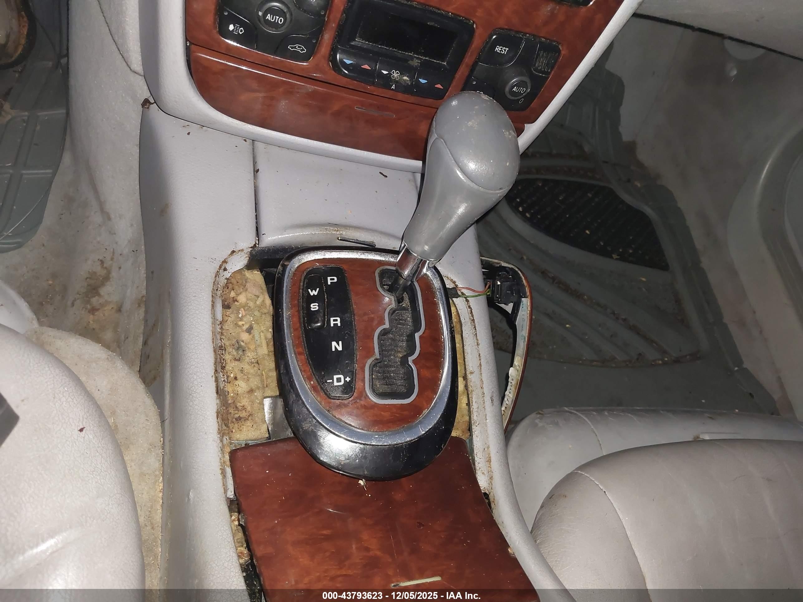 2000 Mercedes-benz S 430   White vin: WDBNG70J2YA124097