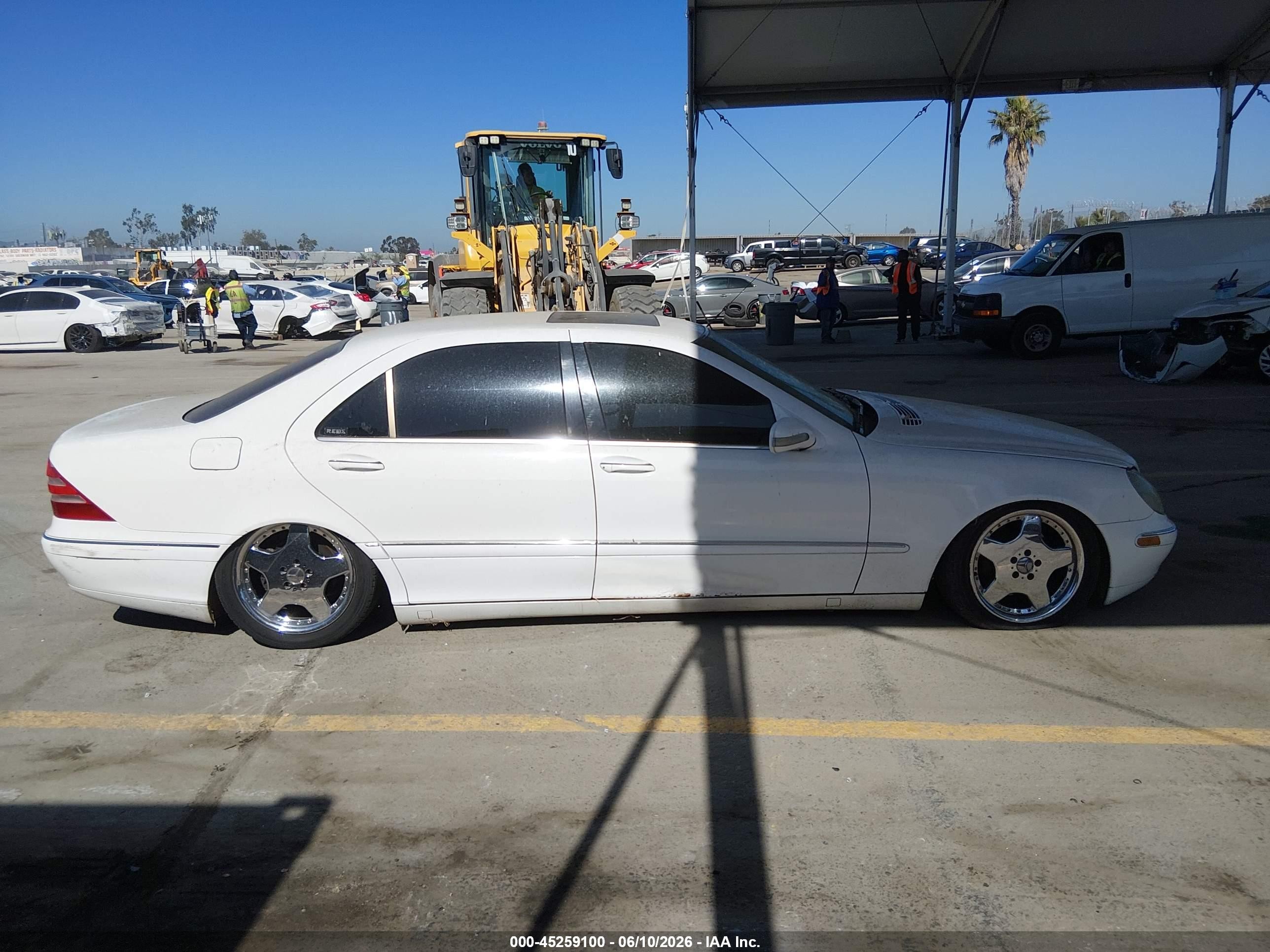 2000 Mercedes-benz S 430   Белый vin: WDBNG70J3YA092678
