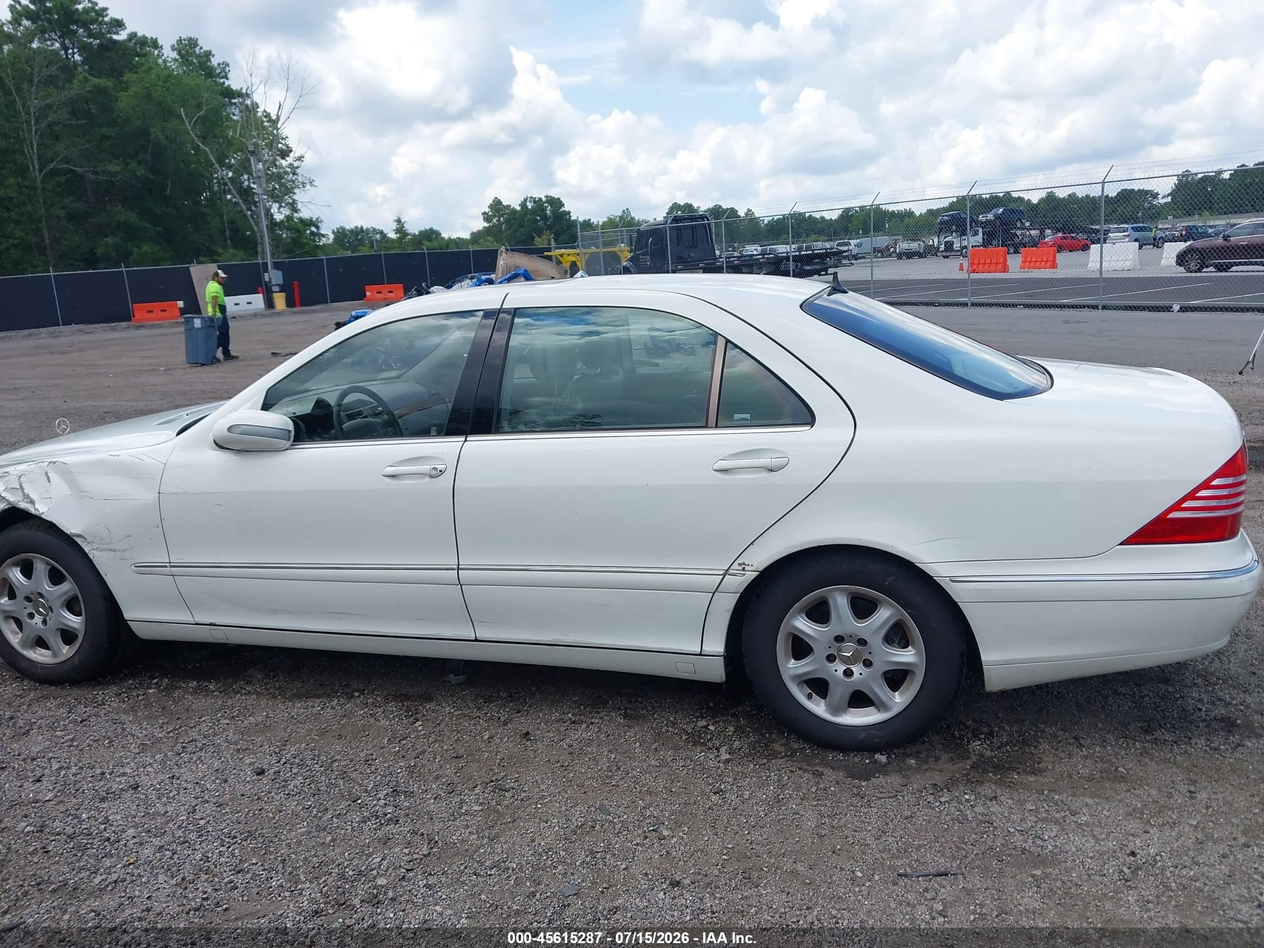 2002 Mercedes-benz S 430   White vin: WDBNG70J82A297730