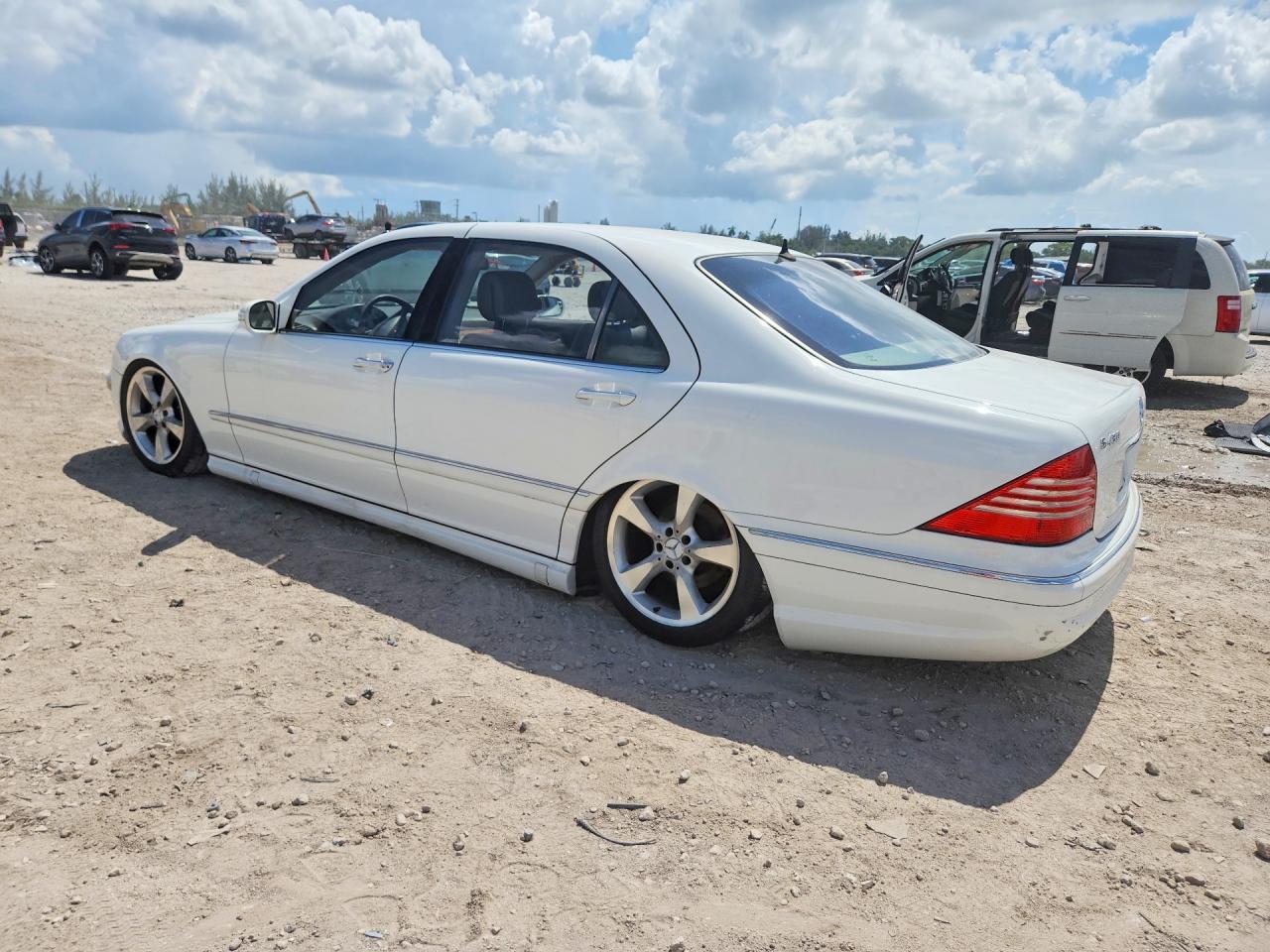 2006 Mercedes-benz S 430 White vin: WDBNG70J96A475196