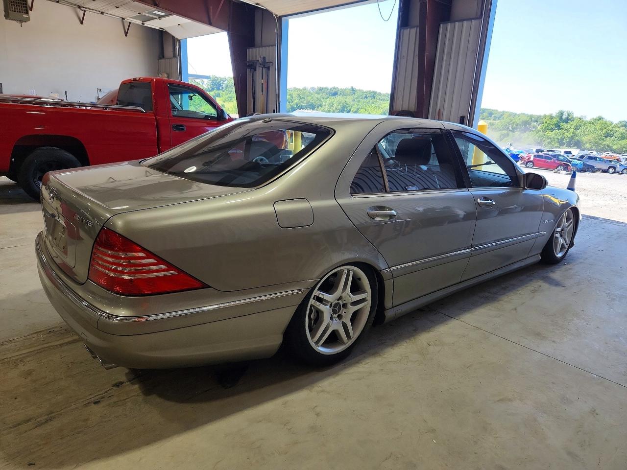 2005 Mercedes-benz S 55 Amg Silver vin: WDBNG74J25A450309