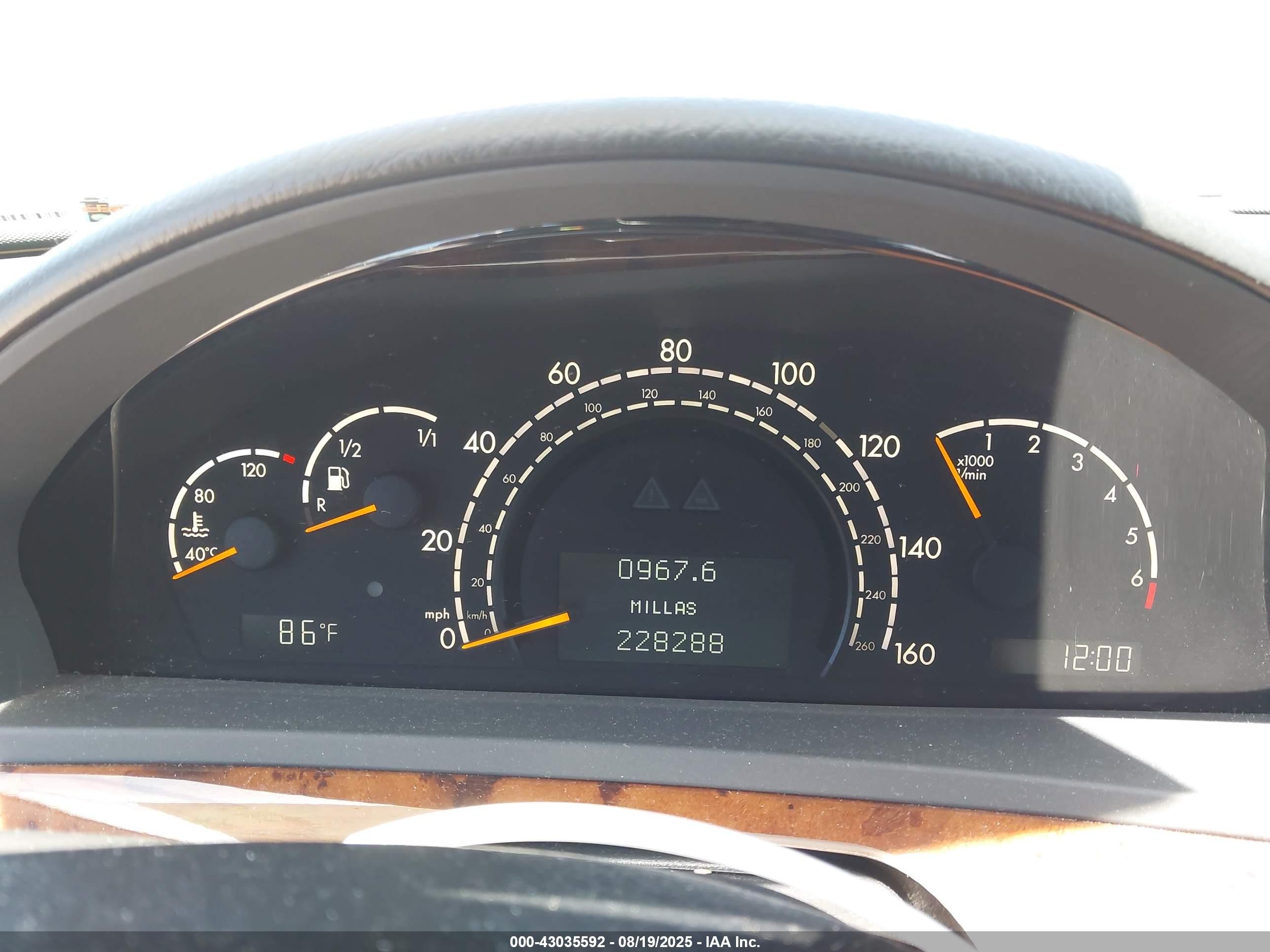 2001 Mercedes-benz S 500   Silver vin: WDBNG75J01A212600