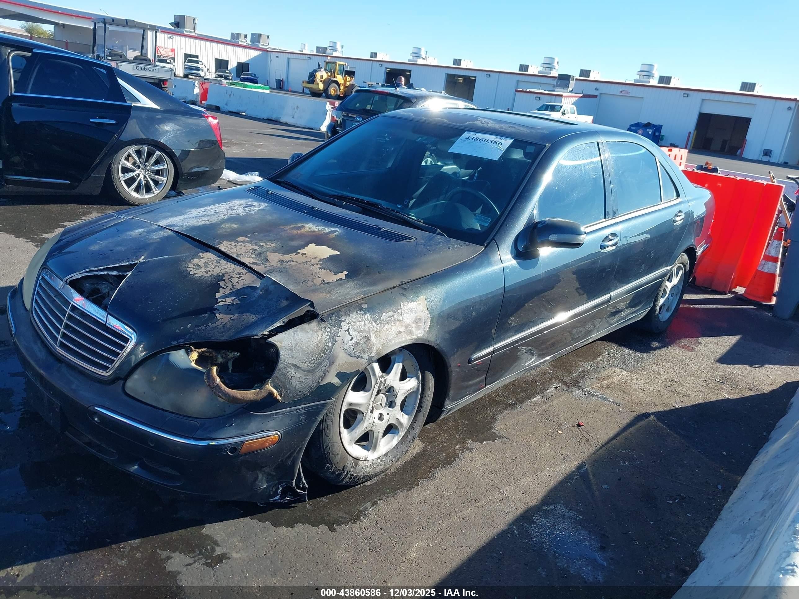 2000 Mercedes-benz S 500   Dark Blue vin: WDBNG75J1YA058277