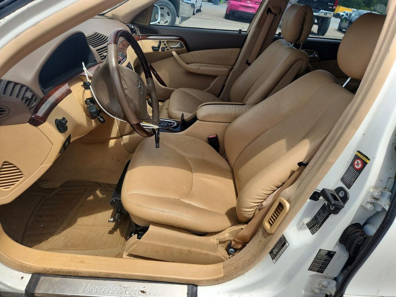 2001 Mercedes-benz S 500 White vin: WDBNG75J21A151105
