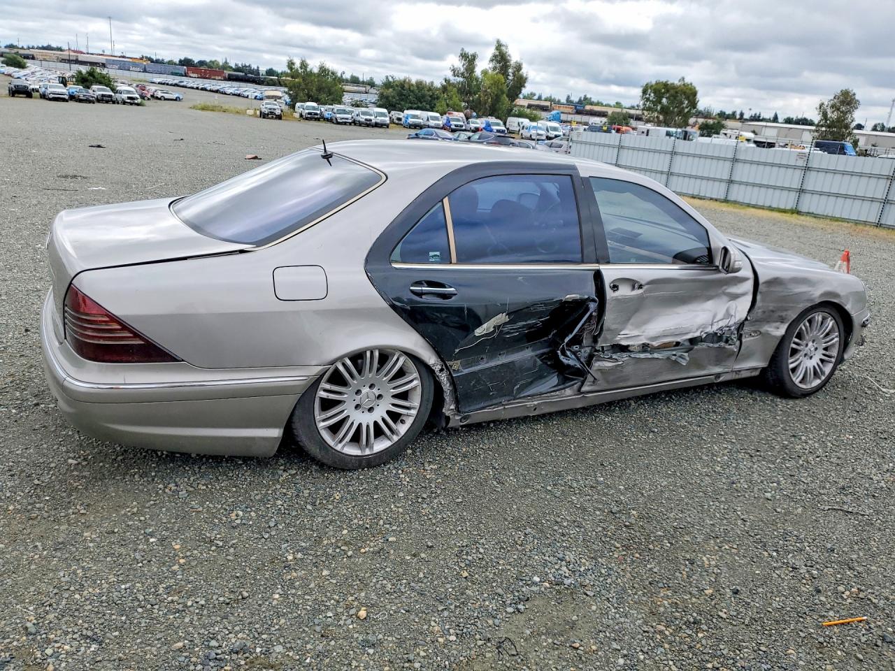 2006 Mercedes-benz S 500 Gray vin: WDBNG75J26A480989