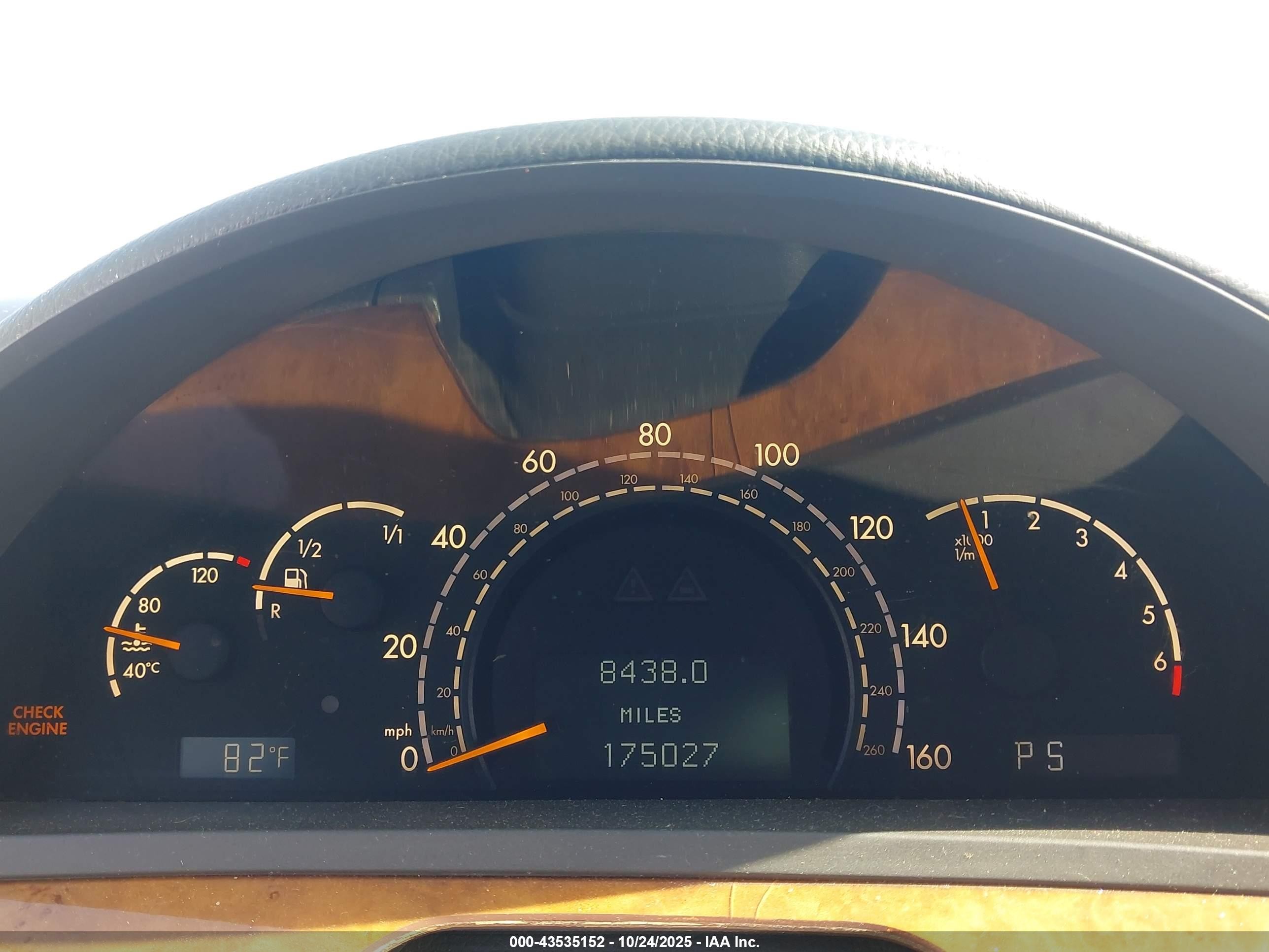 2000 Mercedes-benz S 500   Black vin: WDBNG75J2YA050866