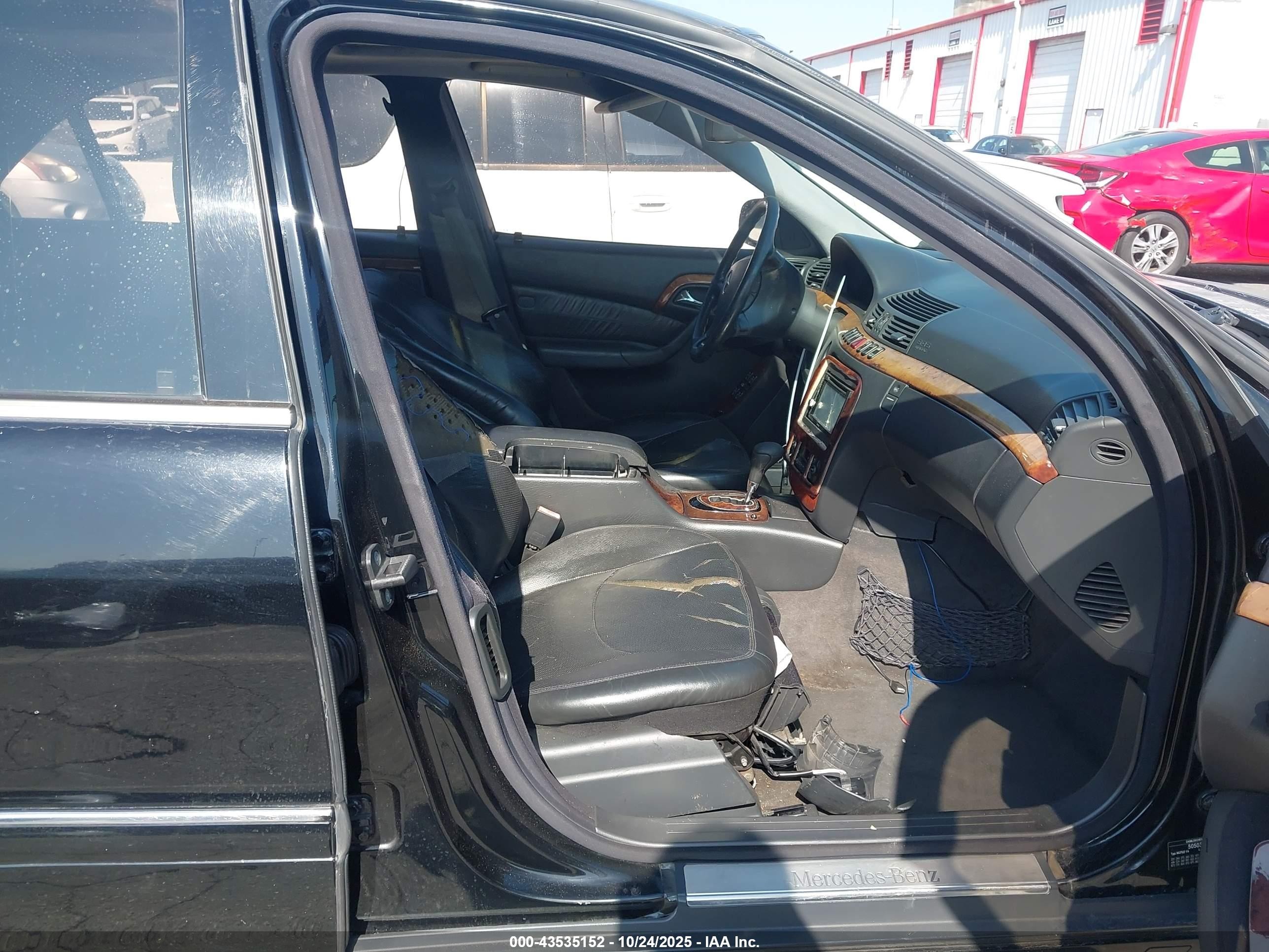 2000 Mercedes-benz S 500   Black vin: WDBNG75J2YA050866