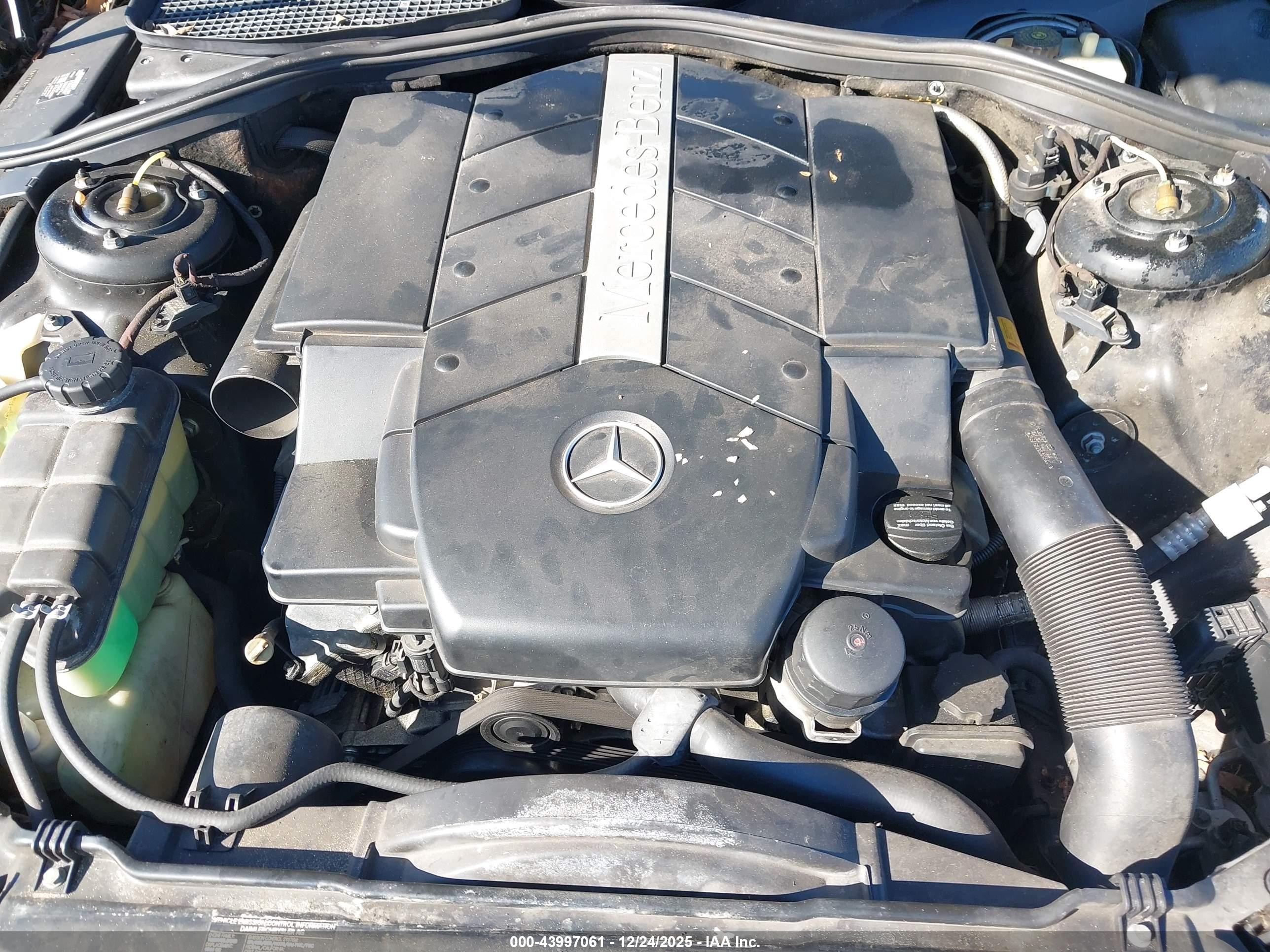 2000 Mercedes-benz S 500   Black vin: WDBNG75J4YA041831