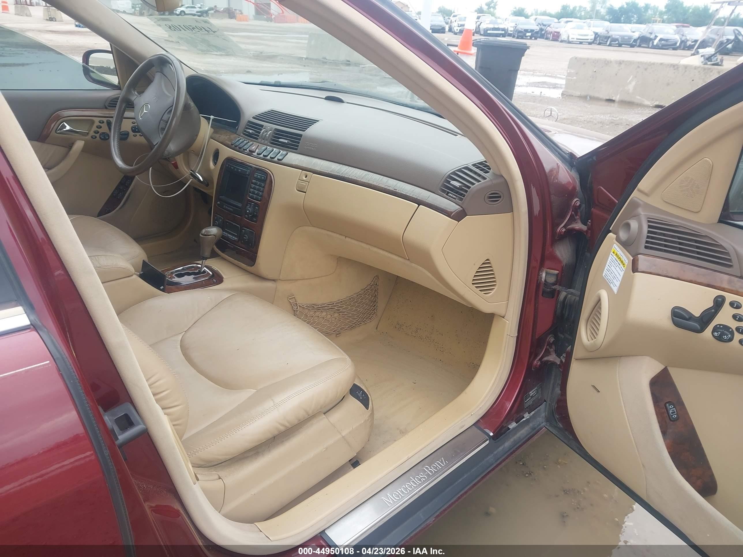 2000 Mercedes-benz S 500   Maroon vin: WDBNG75J4YA103972