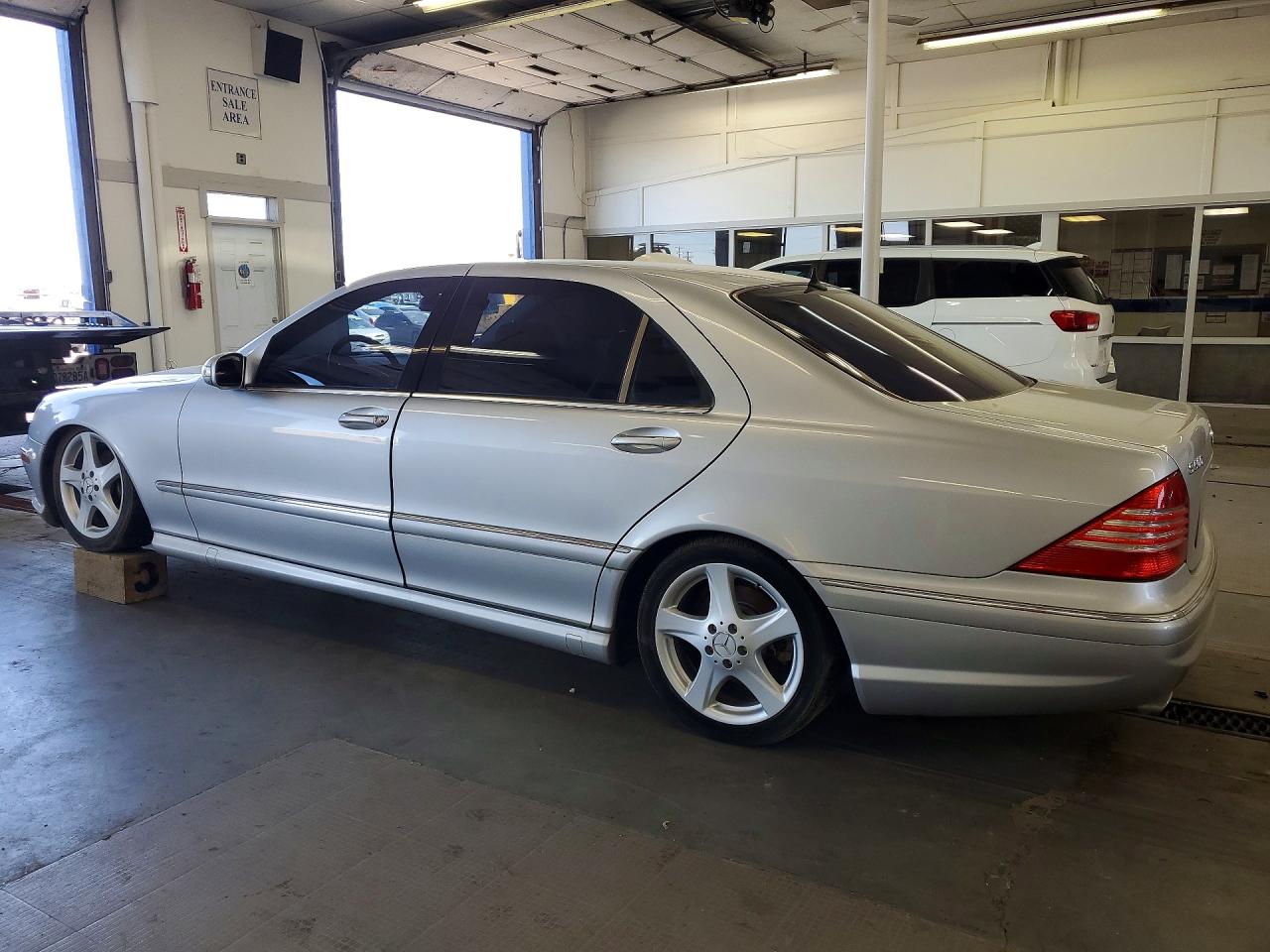 2004 Mercedes-benz S 500 Серебряный vin: WDBNG75J54A403594