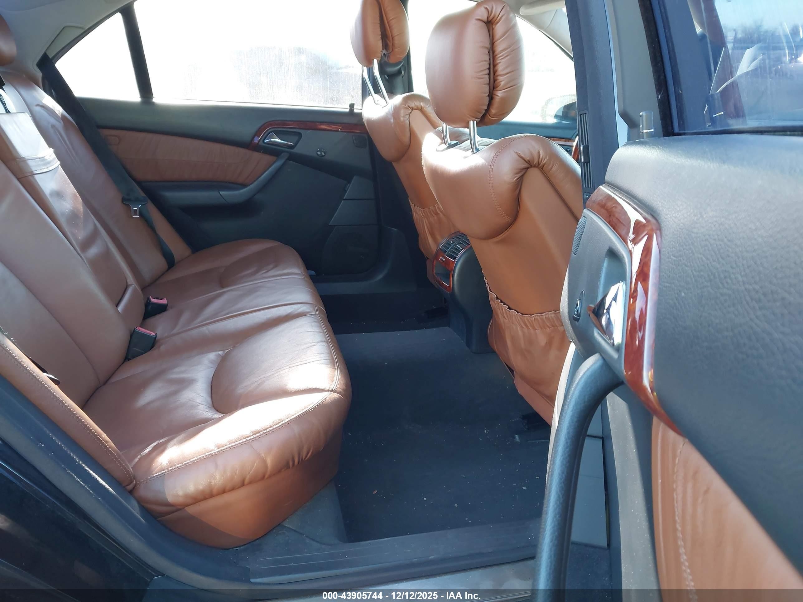 2000 Mercedes-benz S 500   Black vin: WDBNG75J5YA107352