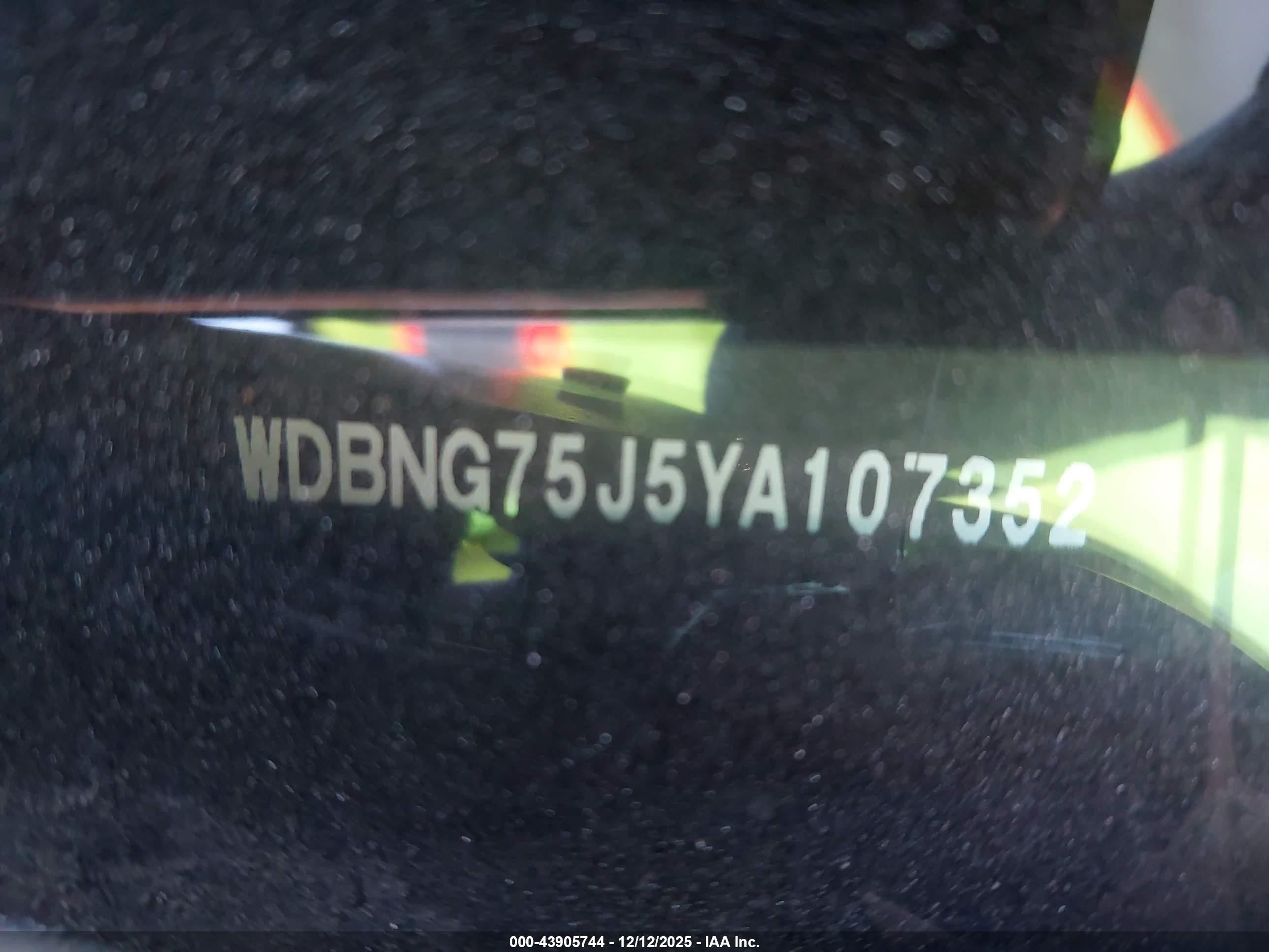 2000 Mercedes-benz S 500   Black vin: WDBNG75J5YA107352