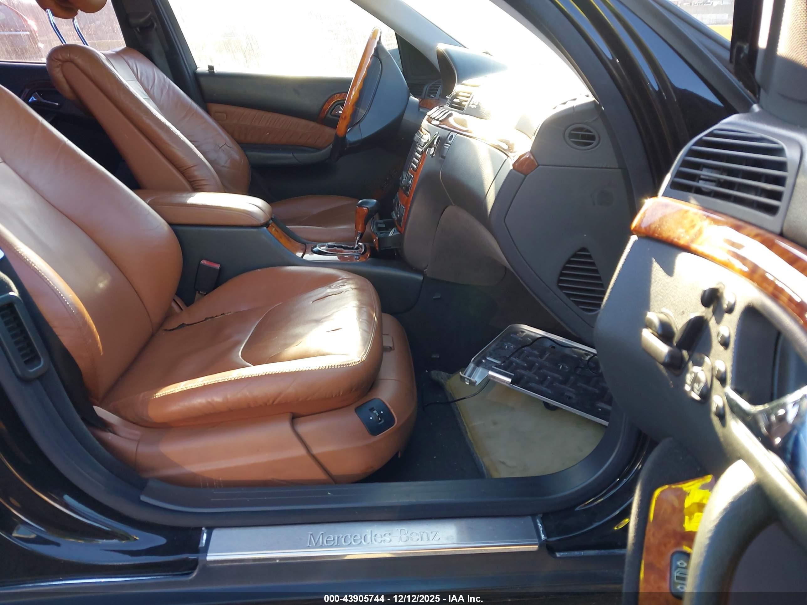 2000 Mercedes-benz S 500   Black vin: WDBNG75J5YA107352