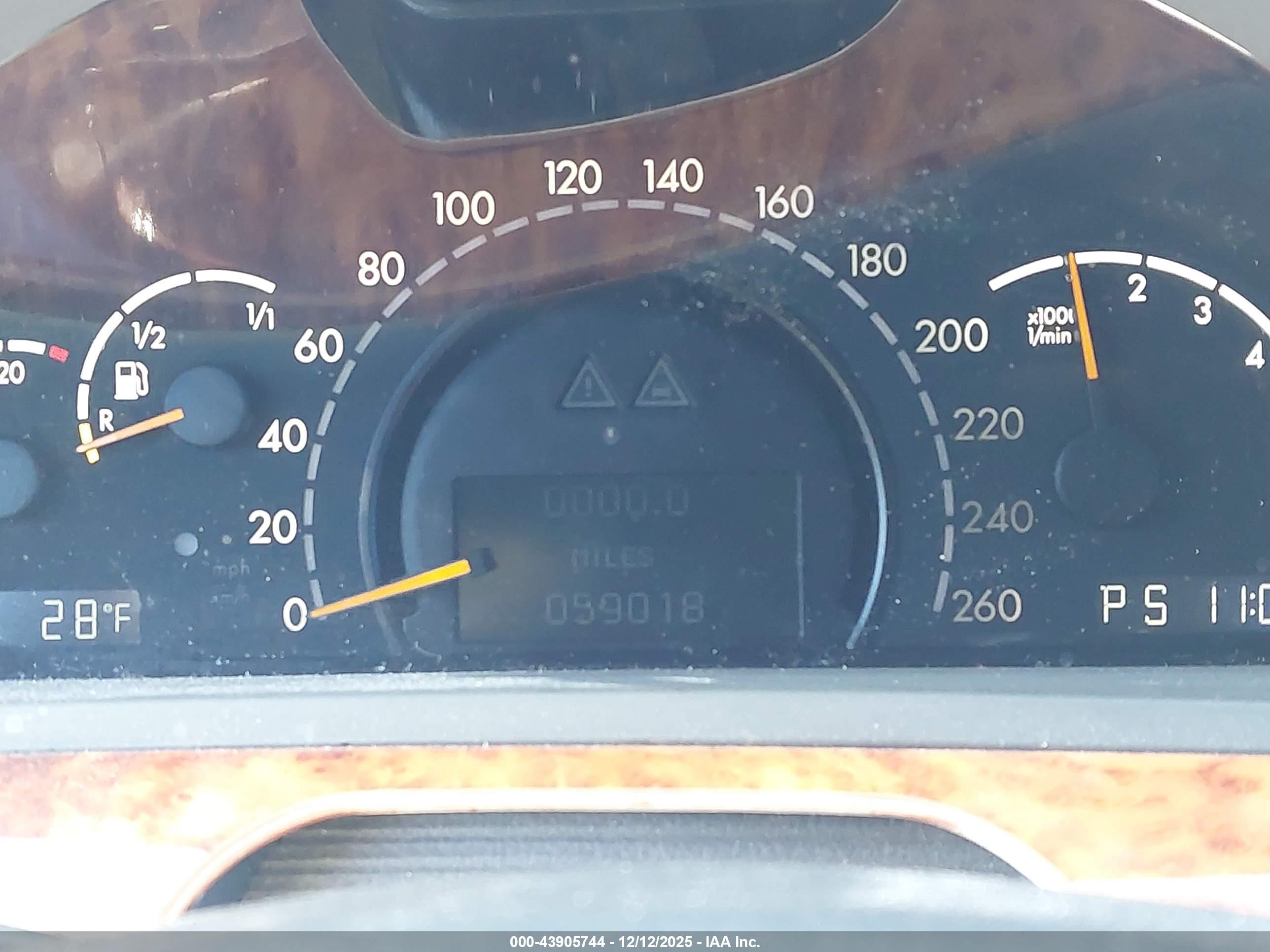 2000 Mercedes-benz S 500   Black vin: WDBNG75J5YA107352