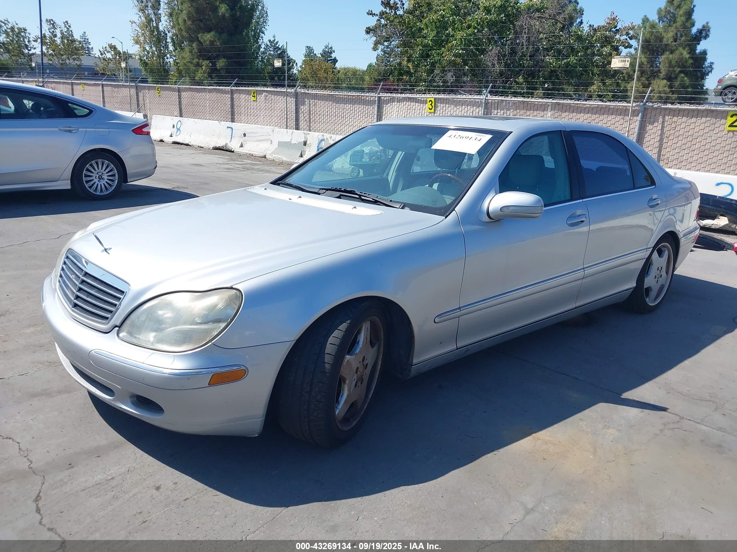 2000 Mercedes-benz S 500   Silver vin: WDBNG75J6YA062762