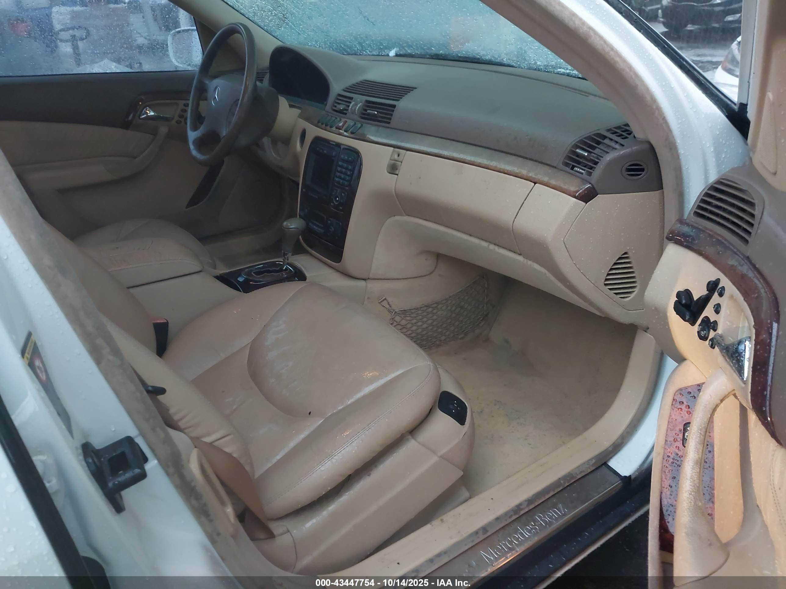 2000 Mercedes-benz S 500   White vin: WDBNG75J6YA071512