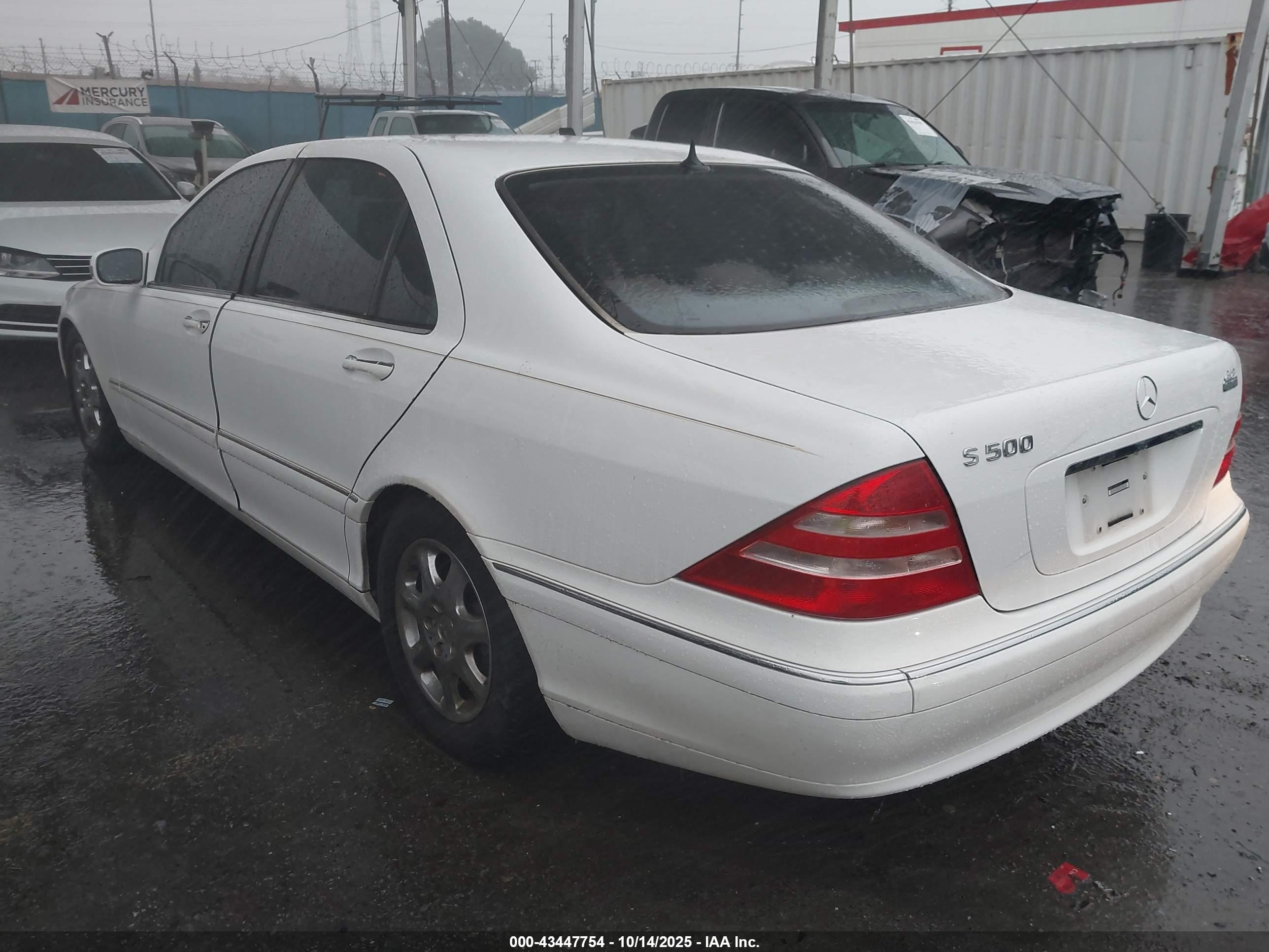 2000 Mercedes-benz S 500   White vin: WDBNG75J6YA071512