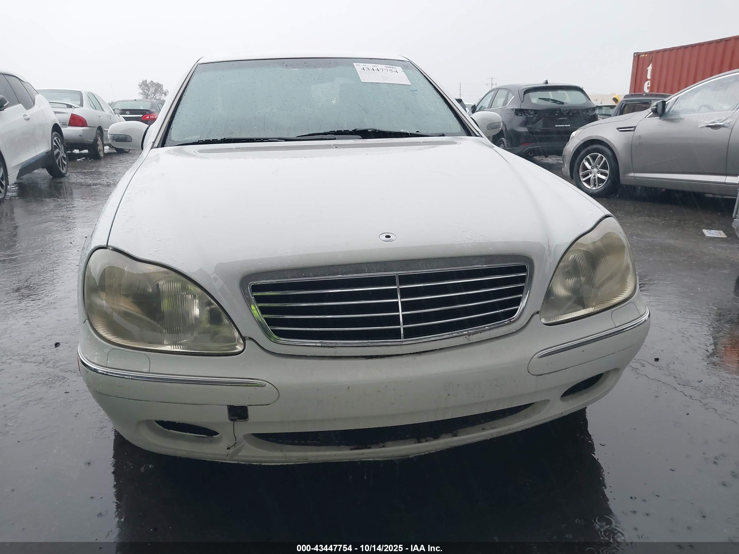 2000 Mercedes-benz S 500   White vin: WDBNG75J6YA071512