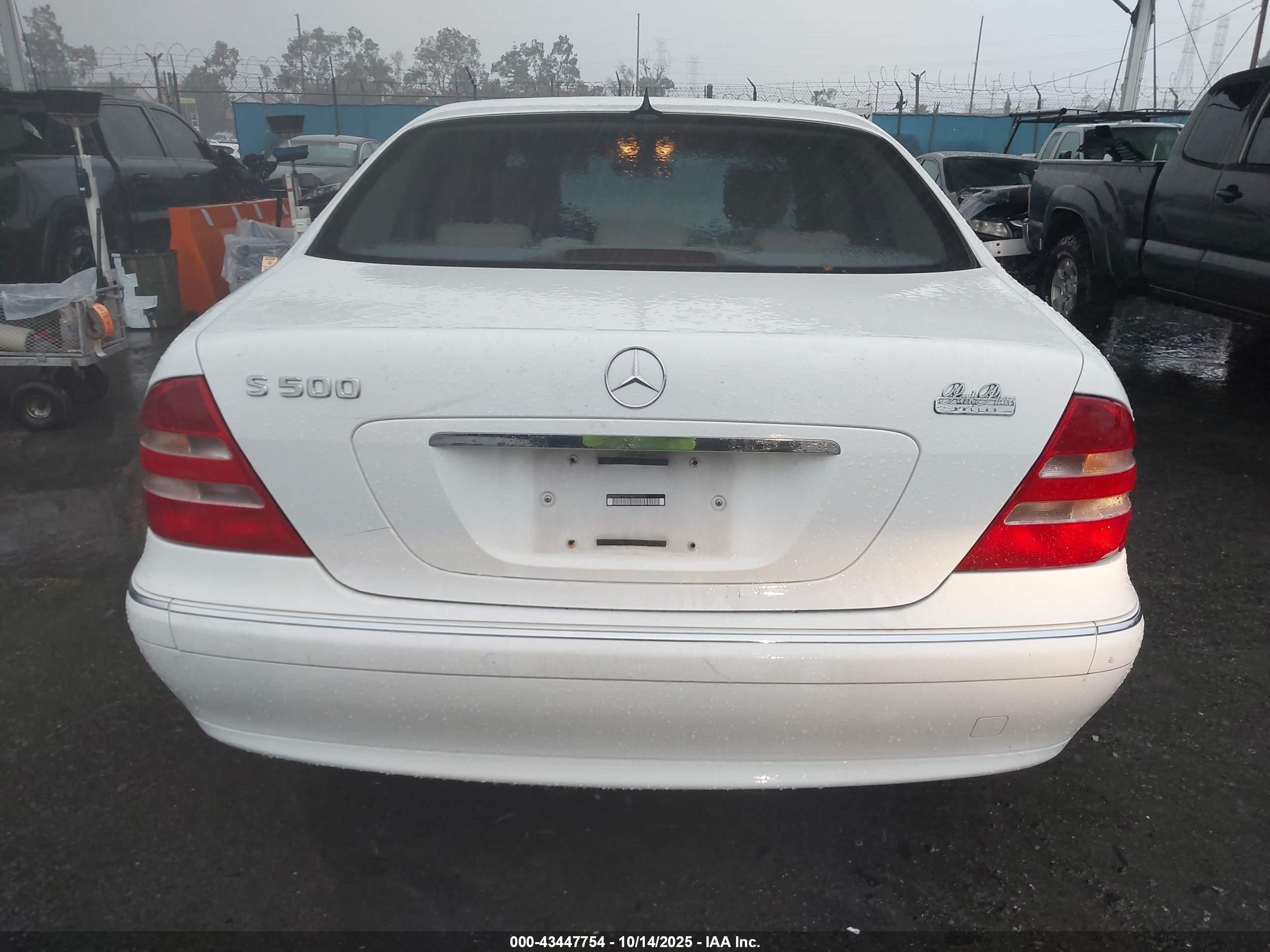 2000 Mercedes-benz S 500   White vin: WDBNG75J6YA071512