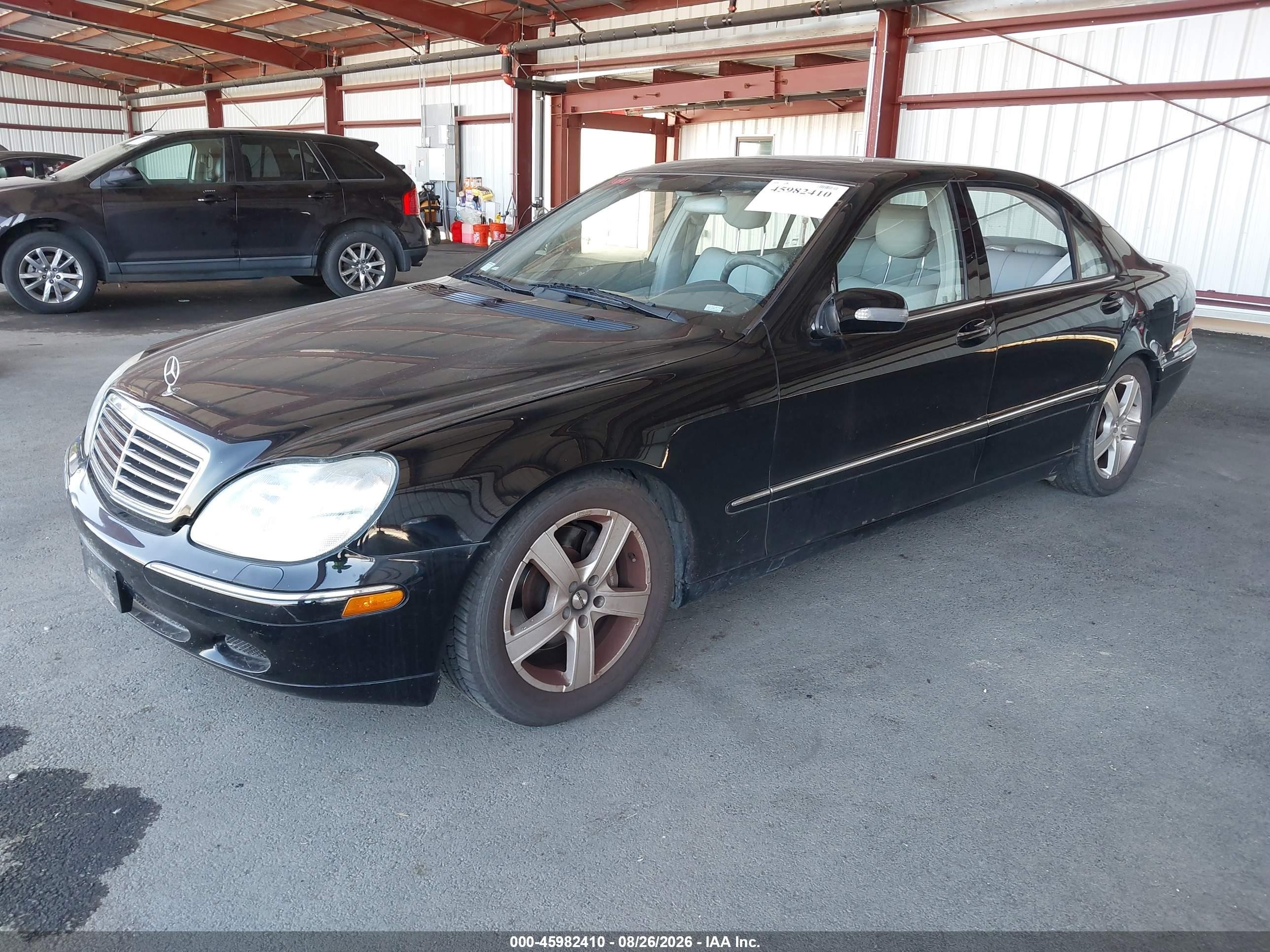 2000 Mercedes-benz S 500   Black vin: WDBNG75J6YA114326