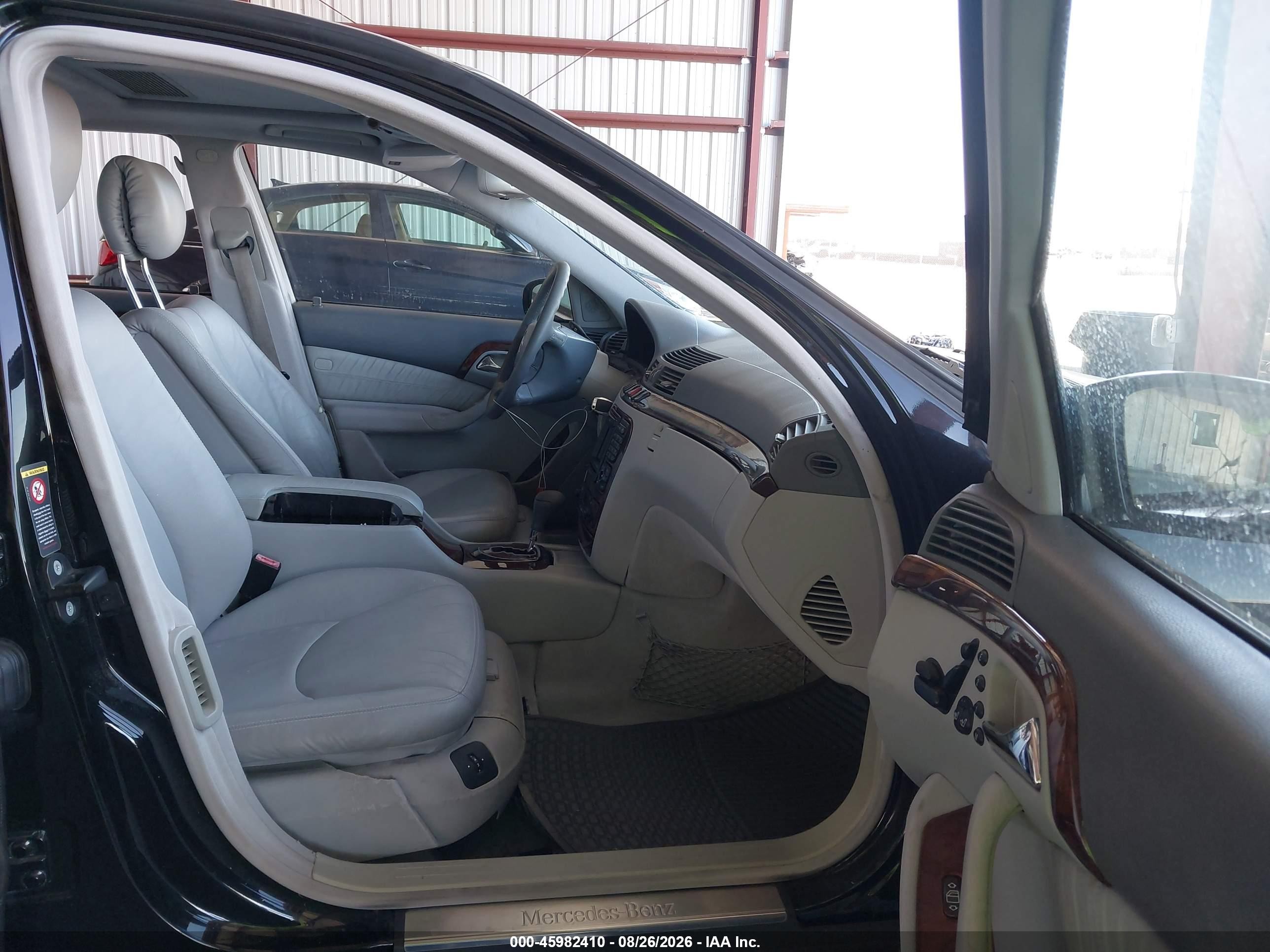 2000 Mercedes-benz S 500   Black vin: WDBNG75J6YA114326