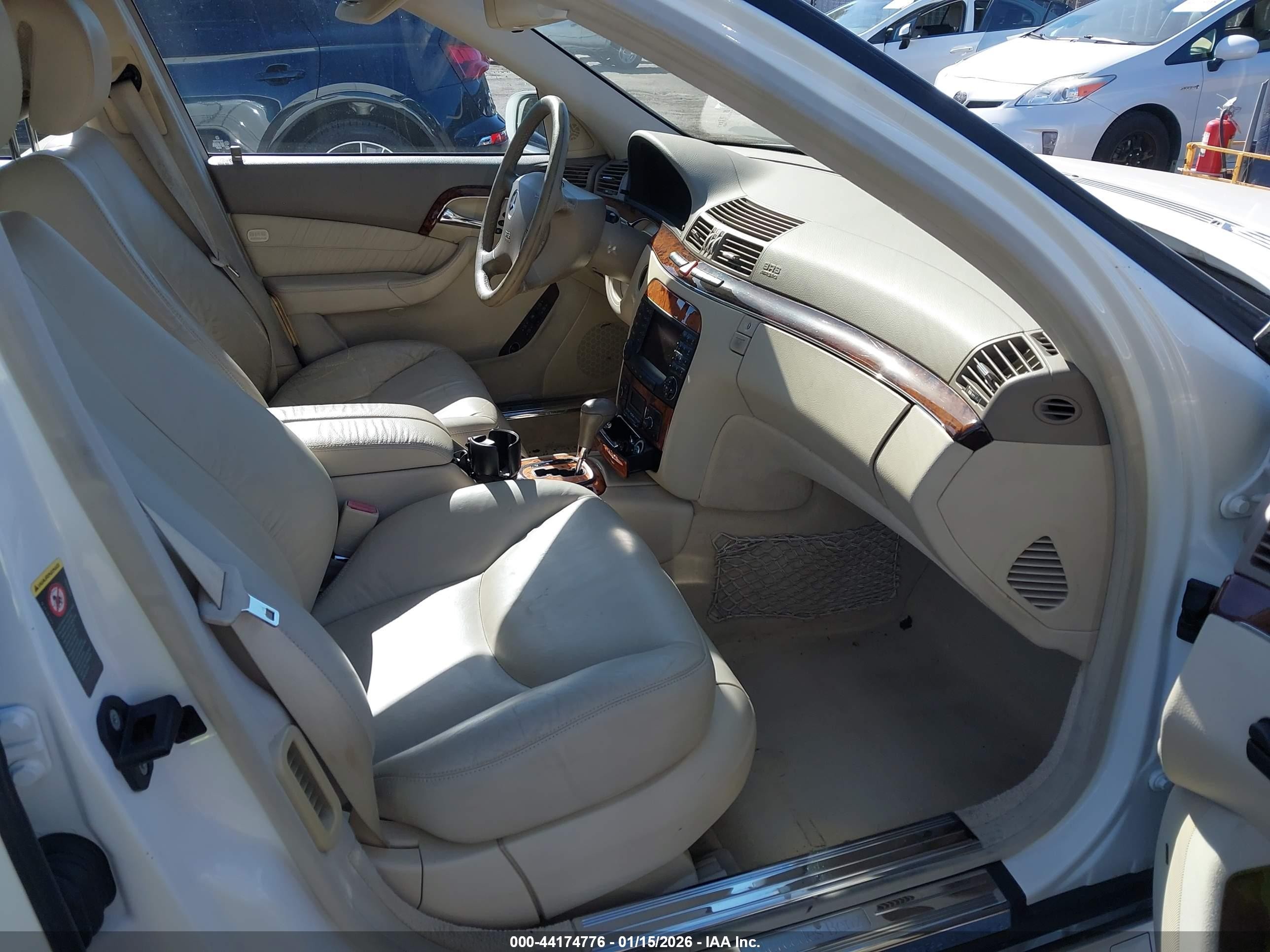 2006 Mercedes-benz S 500   Белый vin: WDBNG75J76A482057