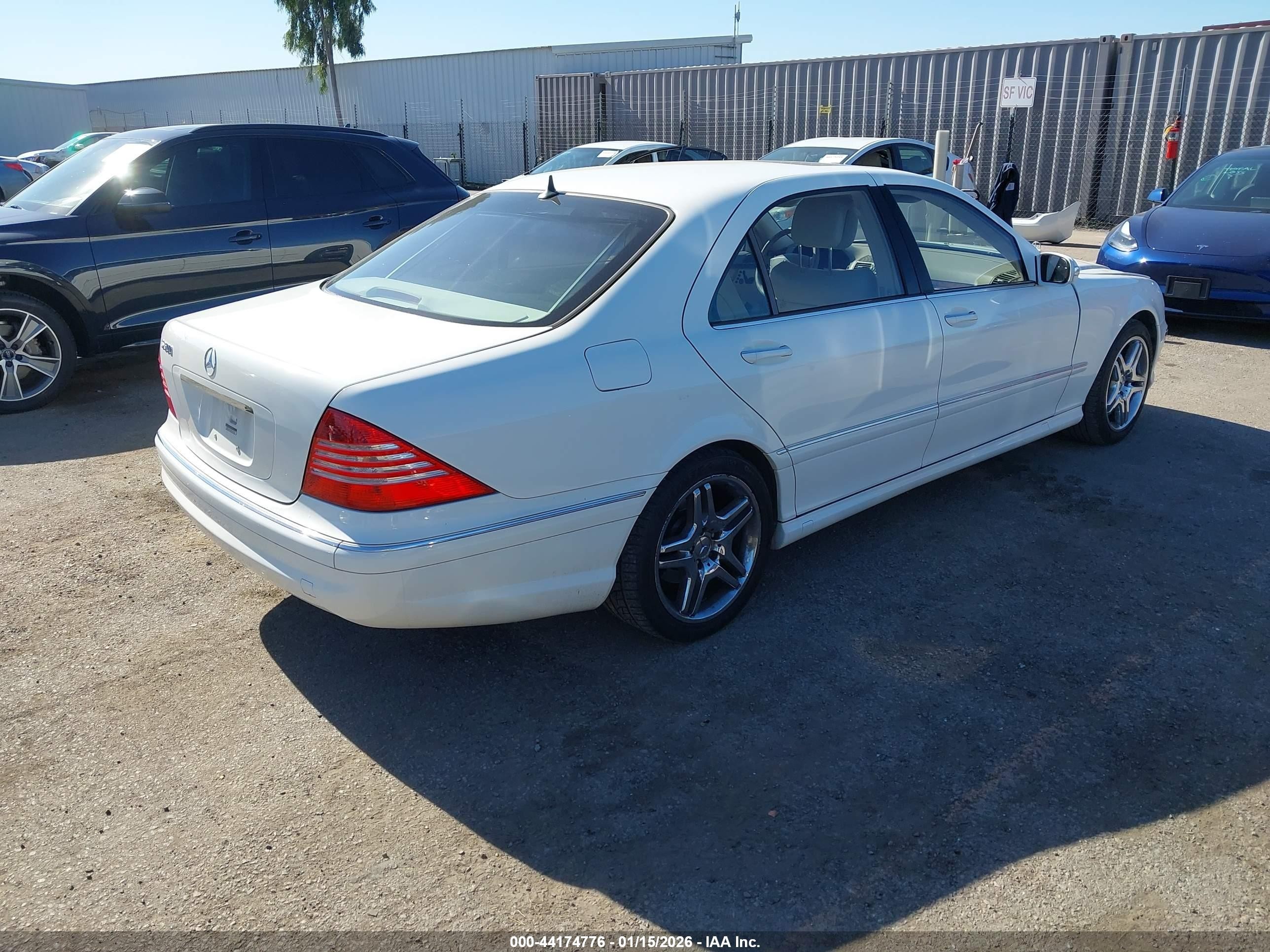 2006 Mercedes-benz S 500   Белый vin: WDBNG75J76A482057