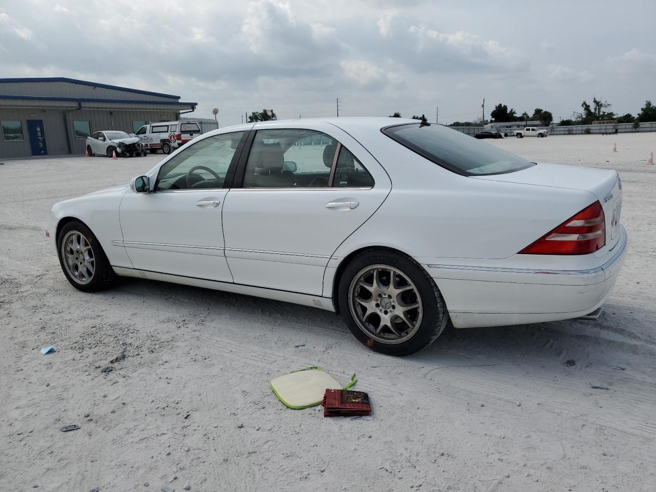 2000 Mercedes-benz S 500 White vin: WDBNG75J7YA038440