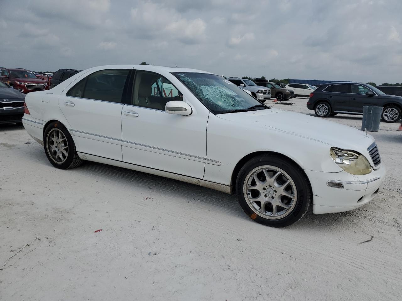 2000 Mercedes-benz S 500 White vin: WDBNG75J7YA038440