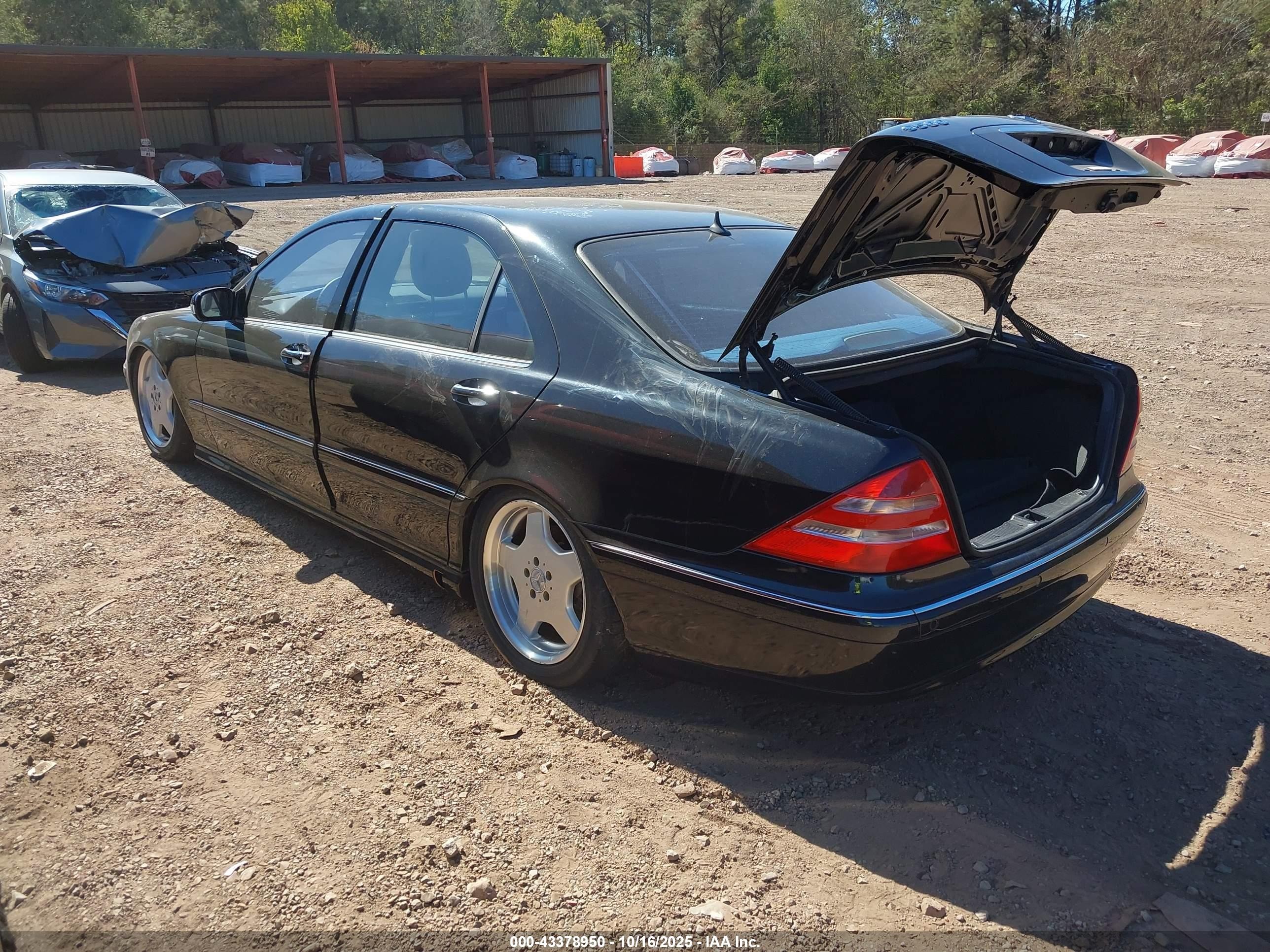 2000 Mercedes-benz S 500   Black vin: WDBNG75J7YA124430