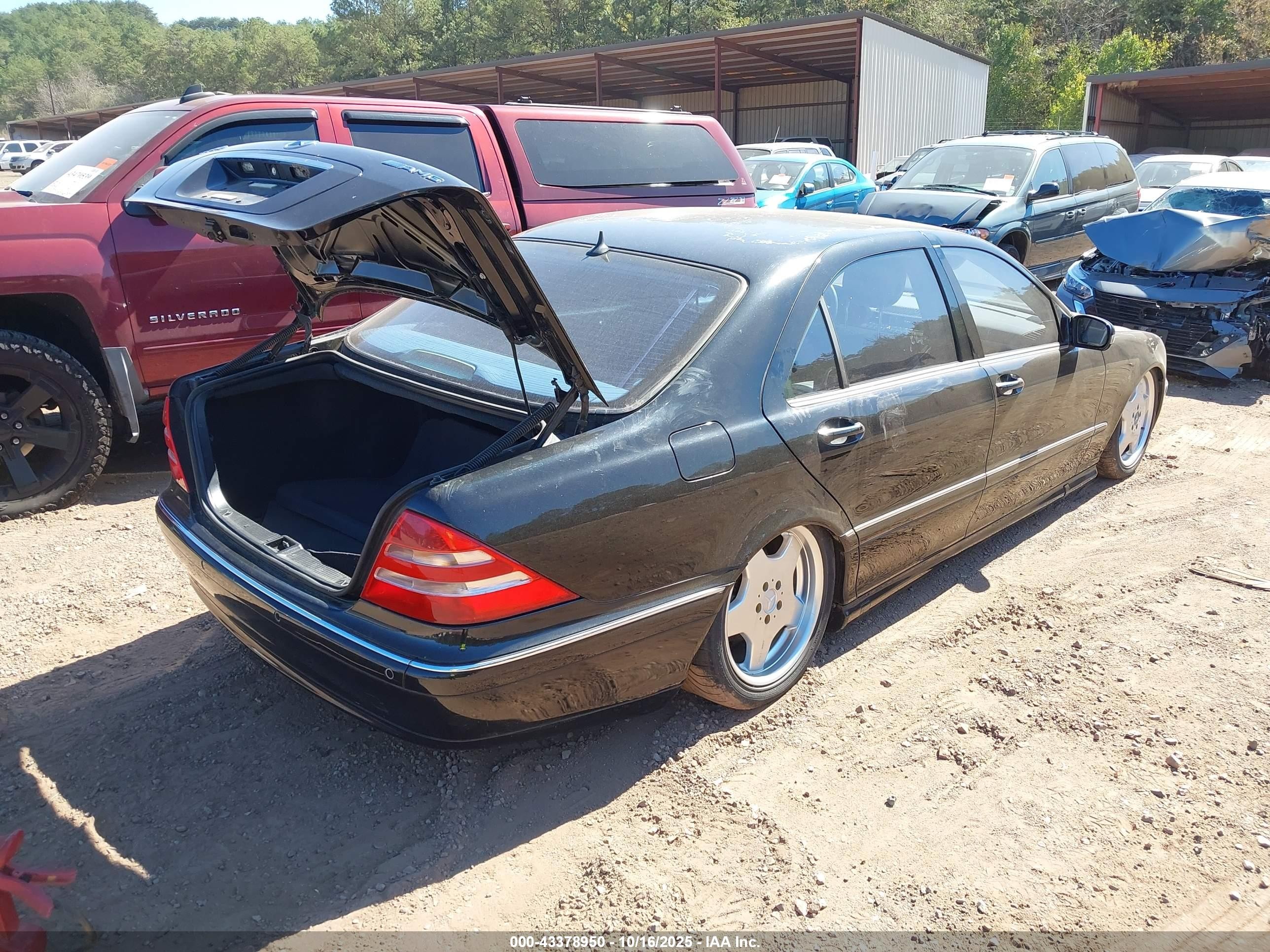 2000 Mercedes-benz S 500   Black vin: WDBNG75J7YA124430