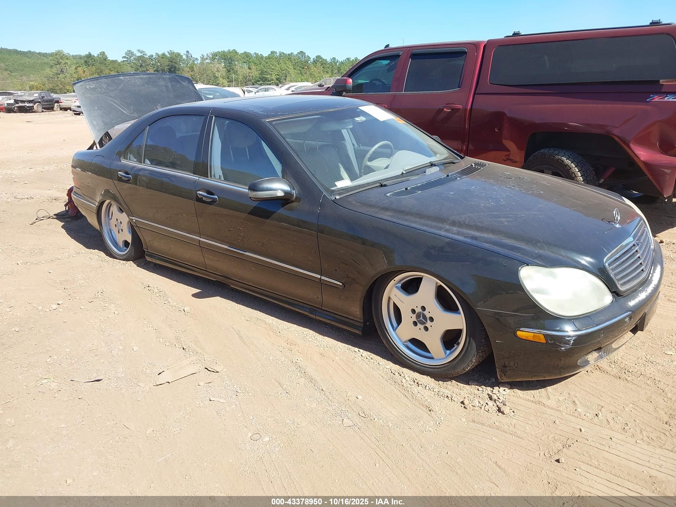 2000 Mercedes-benz S 500   Black vin: WDBNG75J7YA124430
