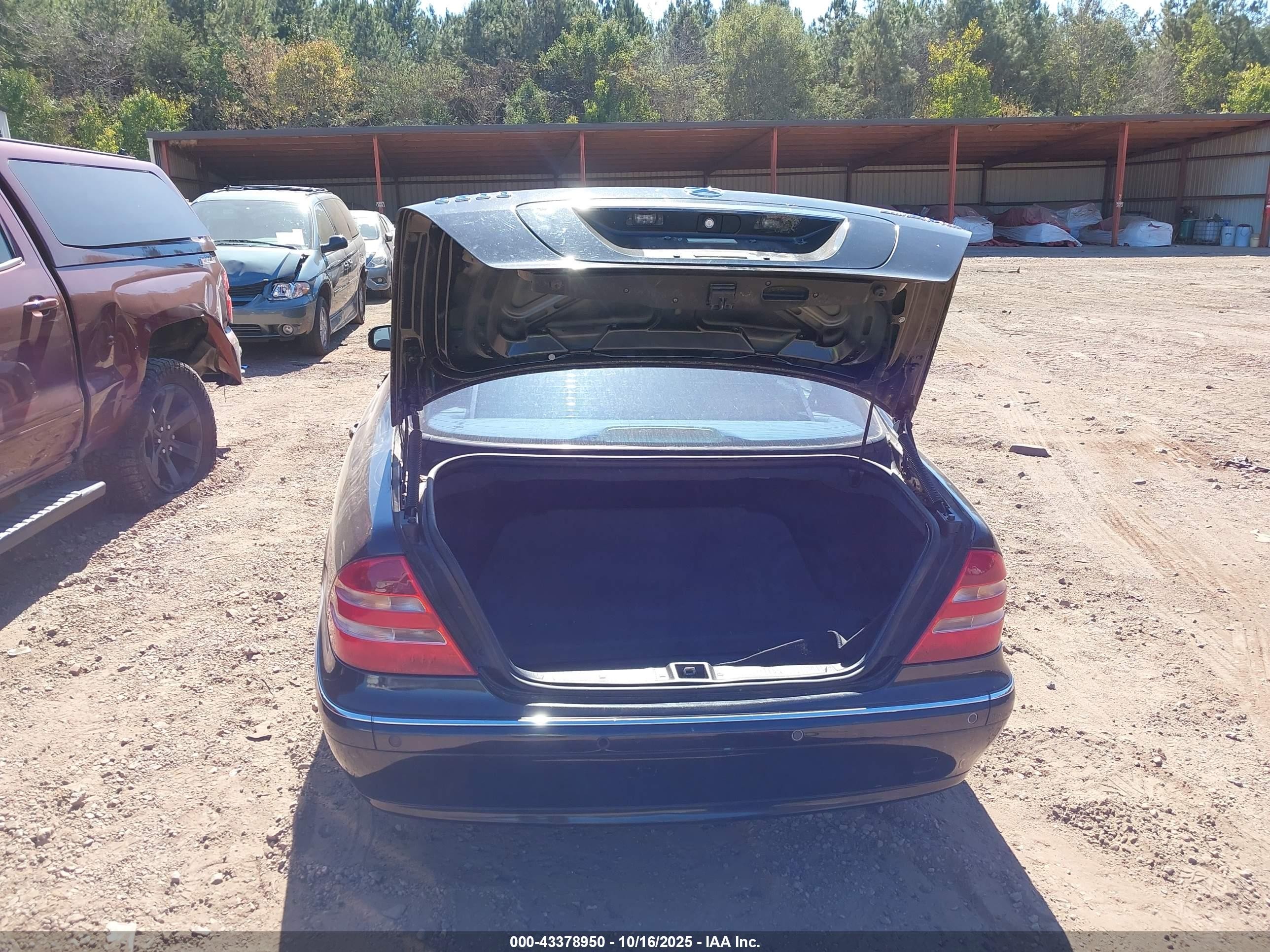 2000 Mercedes-benz S 500   Black vin: WDBNG75J7YA124430