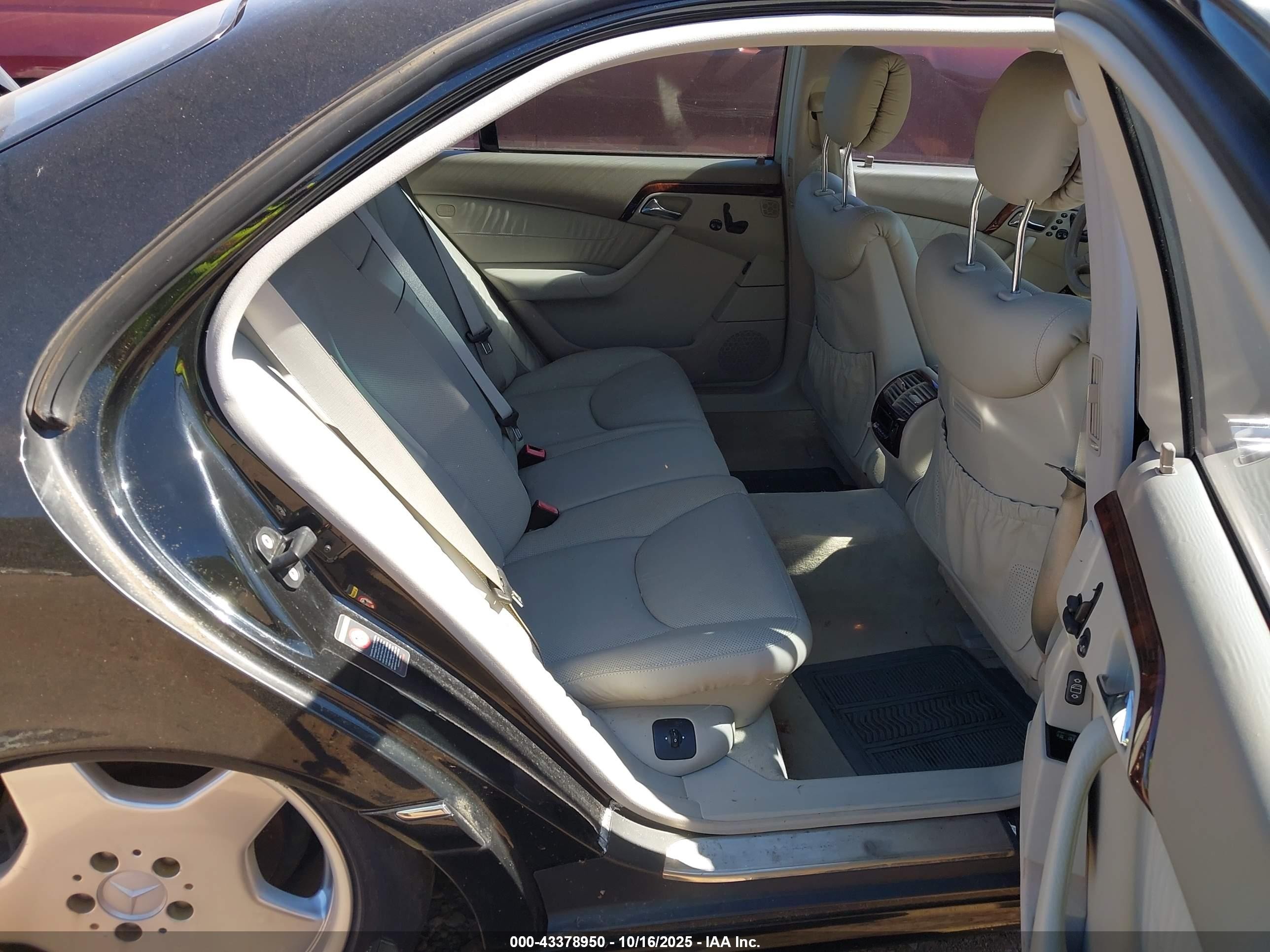 2000 Mercedes-benz S 500   Black vin: WDBNG75J7YA124430
