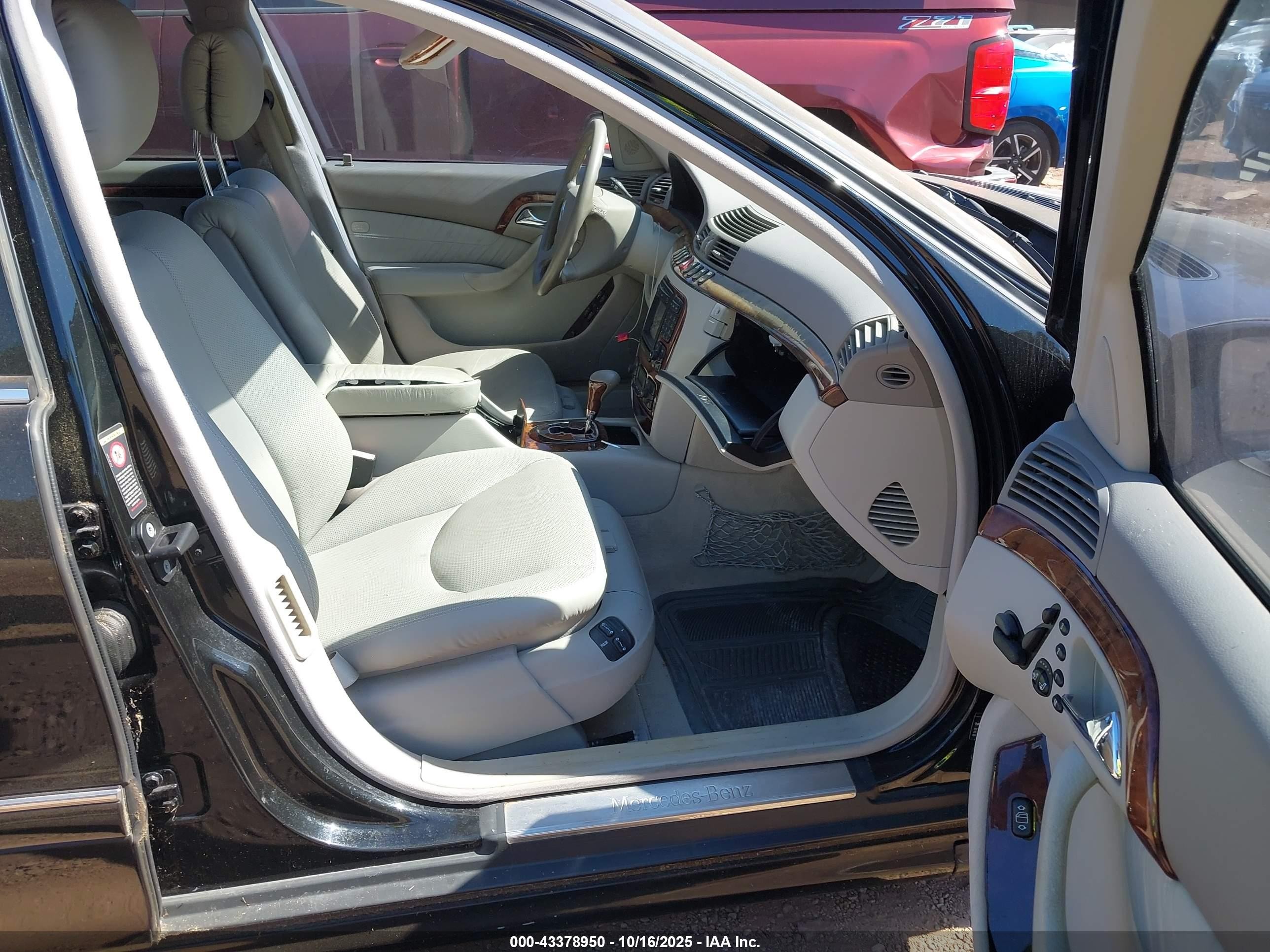 2000 Mercedes-benz S 500   Black vin: WDBNG75J7YA124430