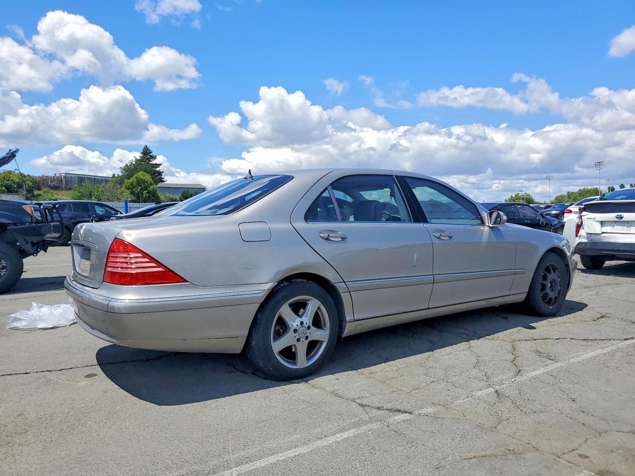 2005 Mercedes-benz S 500 Silver vin: WDBNG75J85A442021