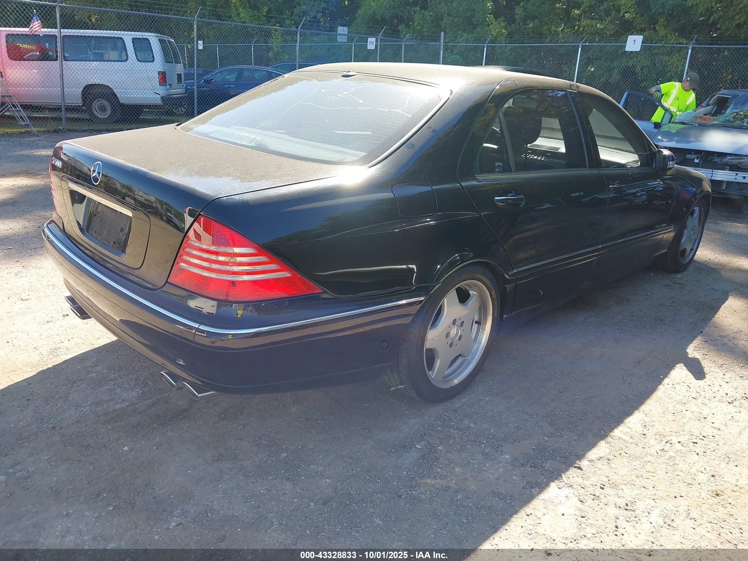 2000 Mercedes-benz S 500   Black vin: WDBNG75J9YA081063