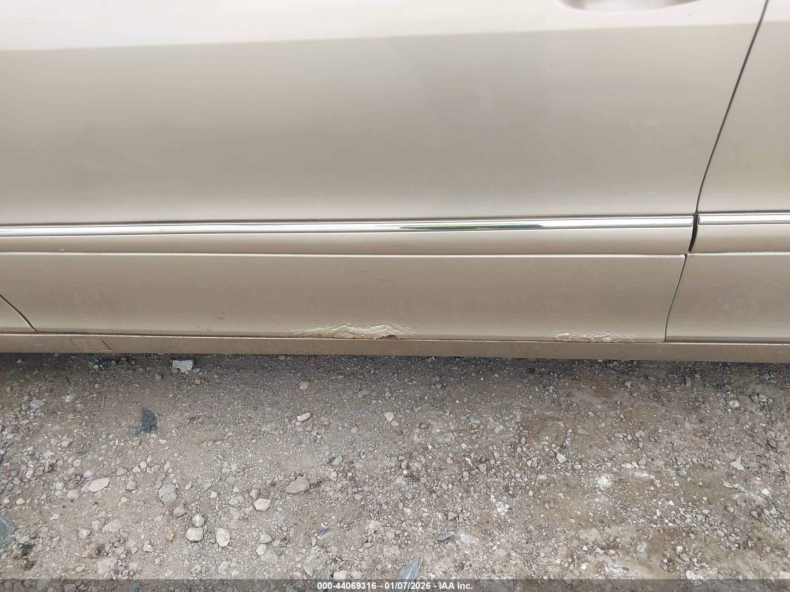 2001 Mercedes-benz S 500   Золотой vin: WDBNG75JX1A179041