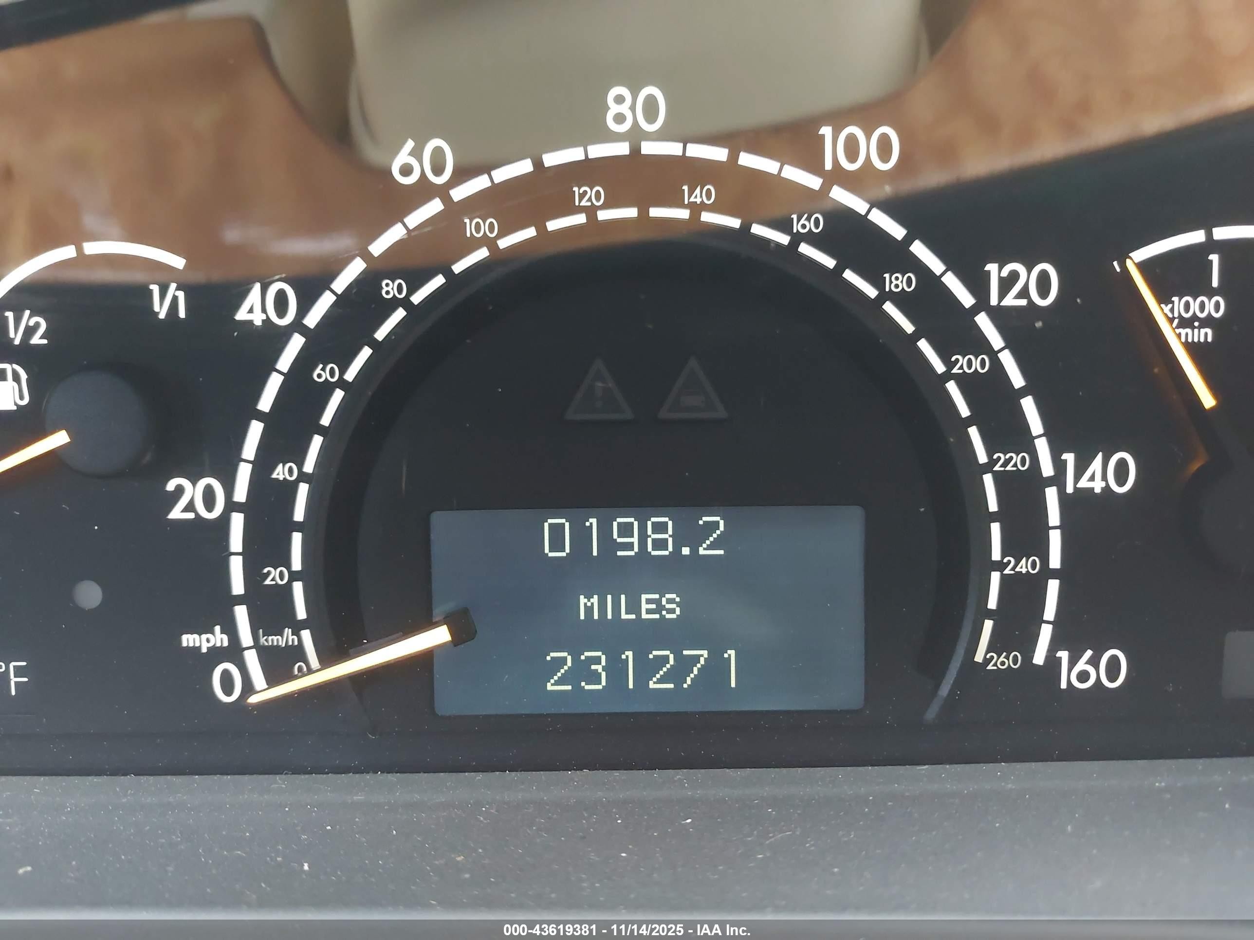 2000 Mercedes-benz S 500   Серебряный vin: WDBNG75JXYA102194