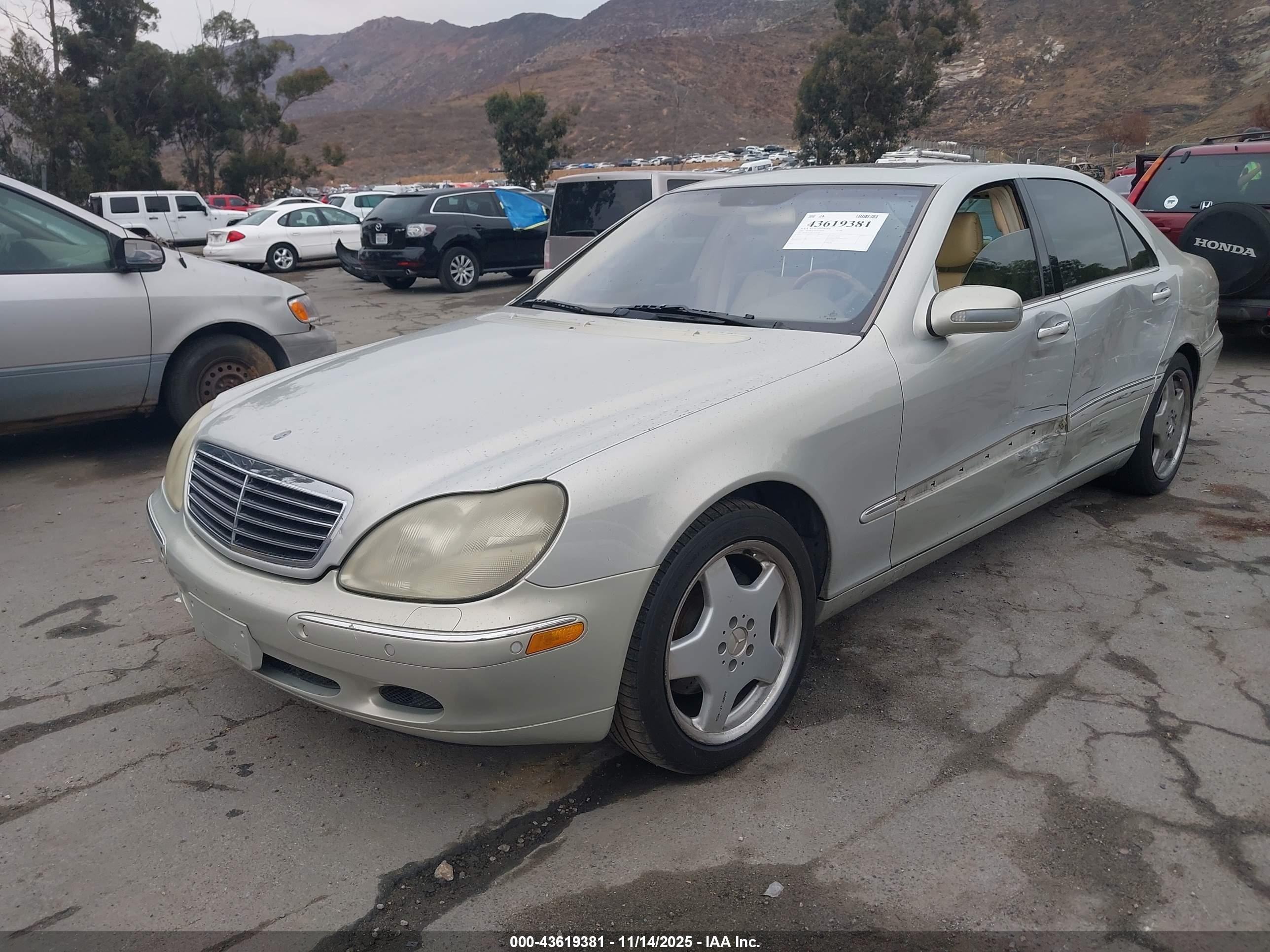 2000 Mercedes-benz S 500   Серебряный vin: WDBNG75JXYA102194