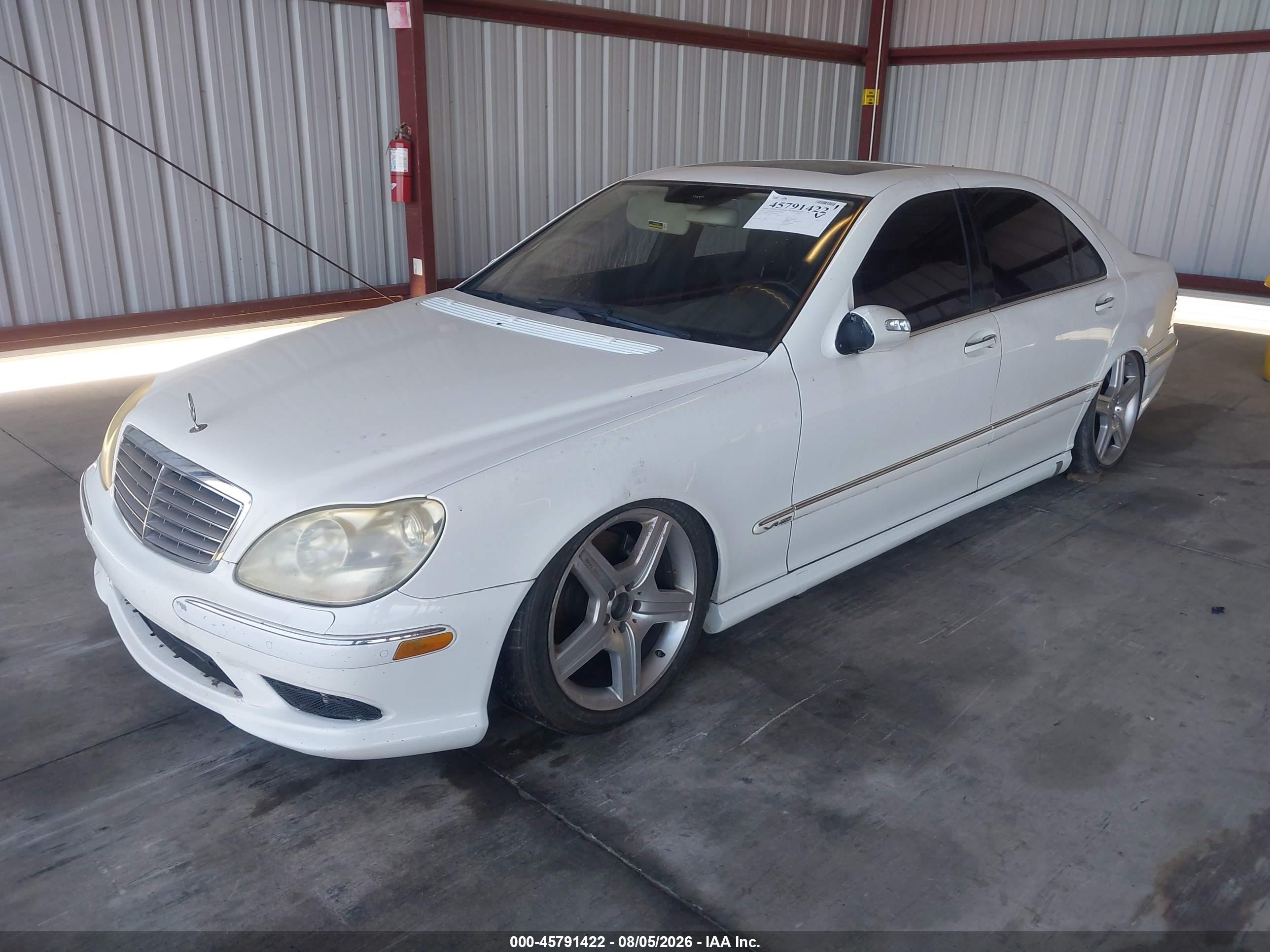 2005 Mercedes-benz S 600   White vin: WDBNG76J55A460426