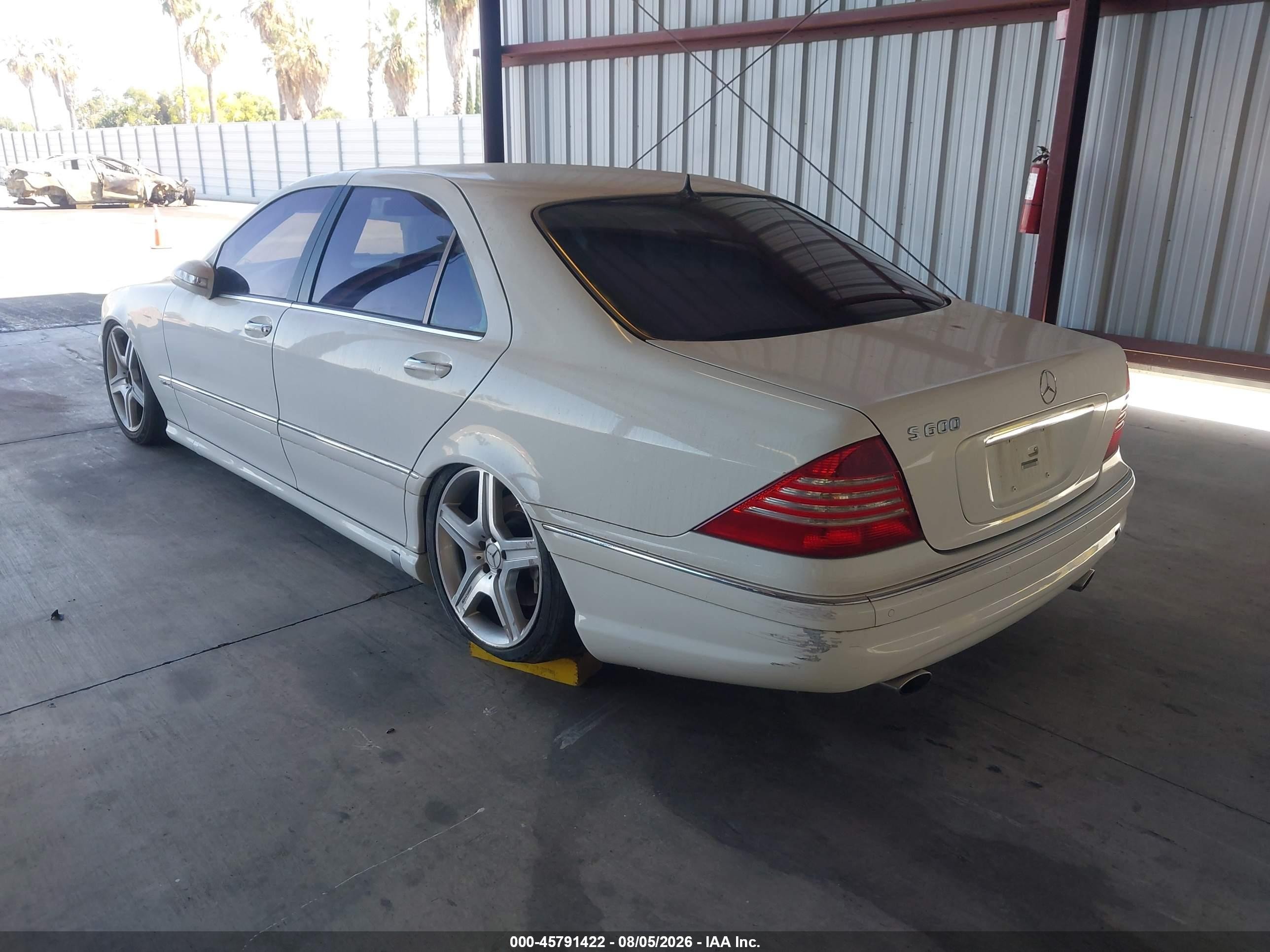 2005 Mercedes-benz S 600   White vin: WDBNG76J55A460426