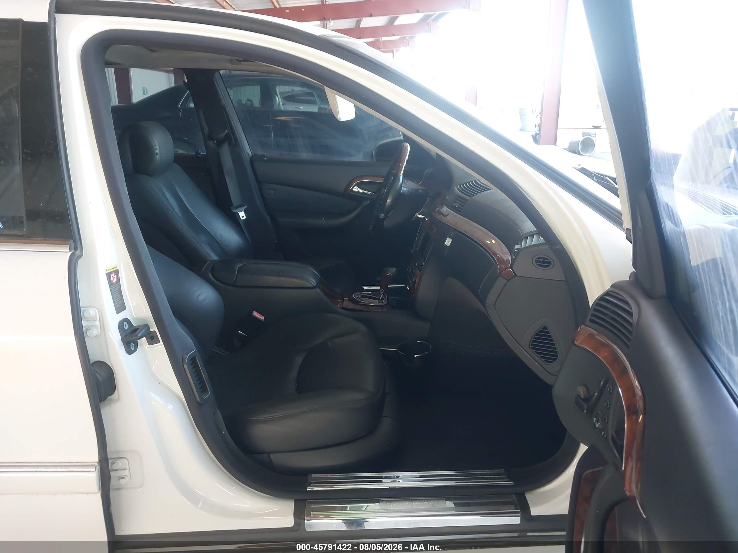 2005 Mercedes-benz S 600   White vin: WDBNG76J55A460426