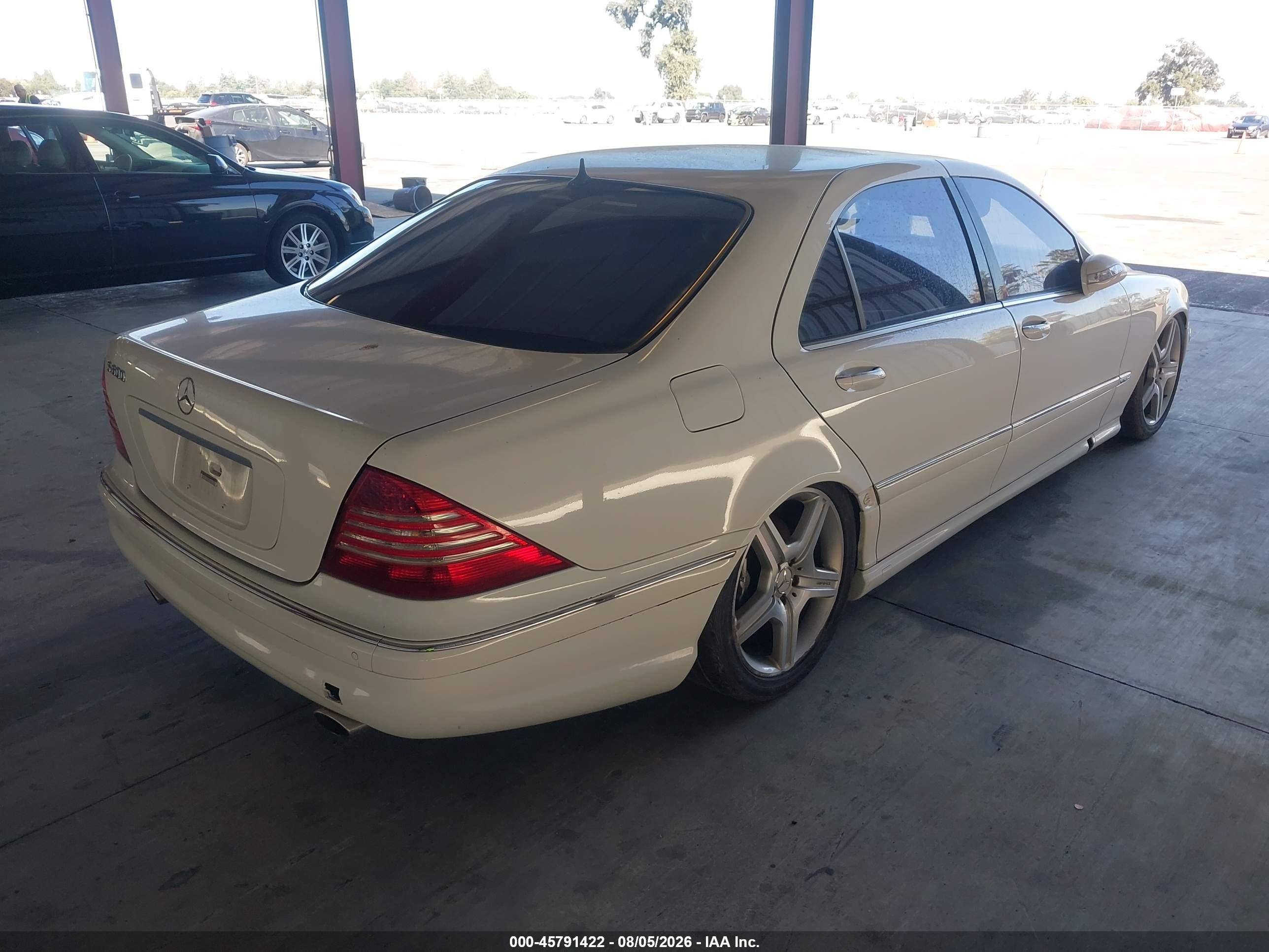 2005 Mercedes-benz S 600   White vin: WDBNG76J55A460426