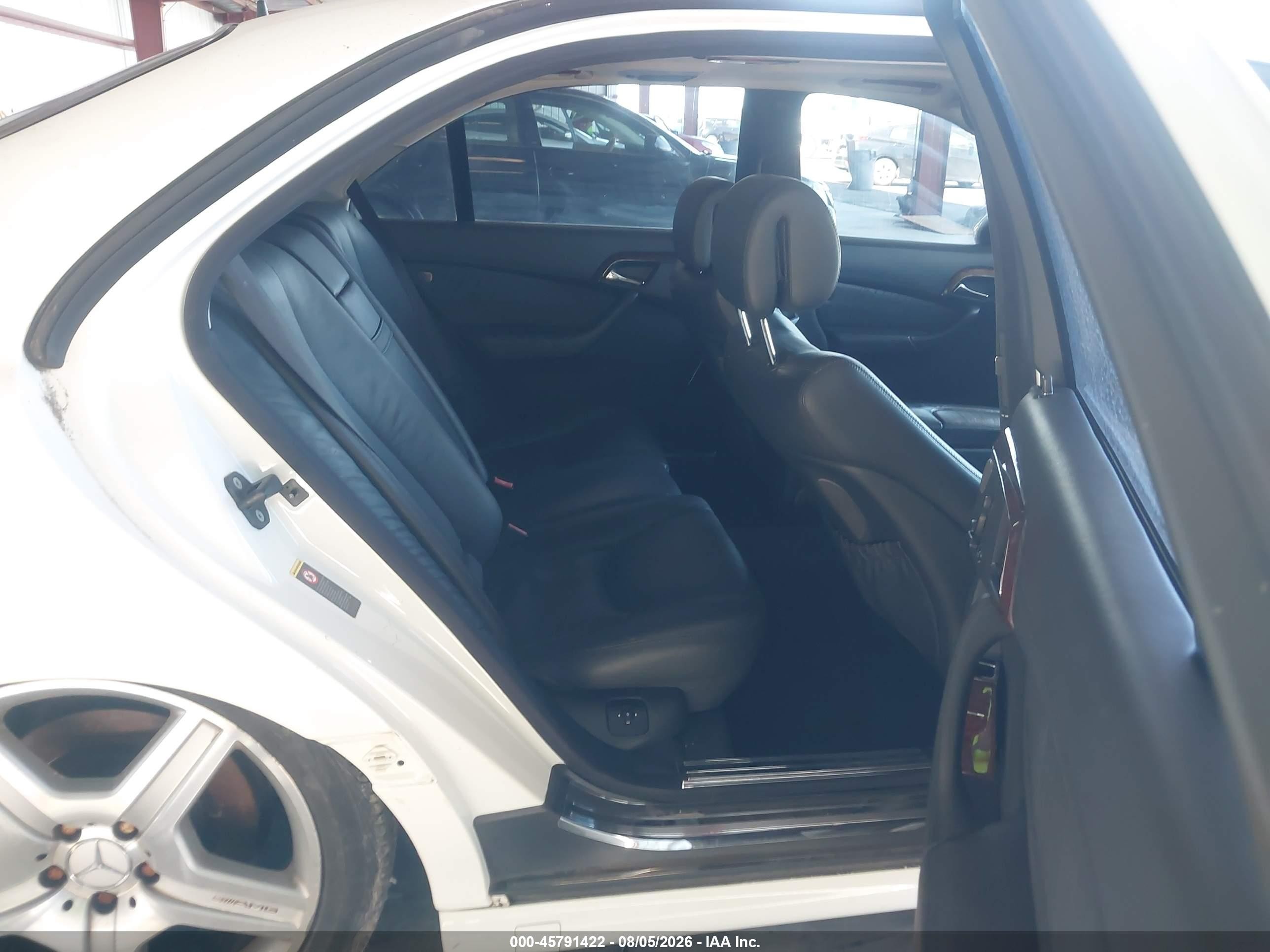 2005 Mercedes-benz S 600   White vin: WDBNG76J55A460426