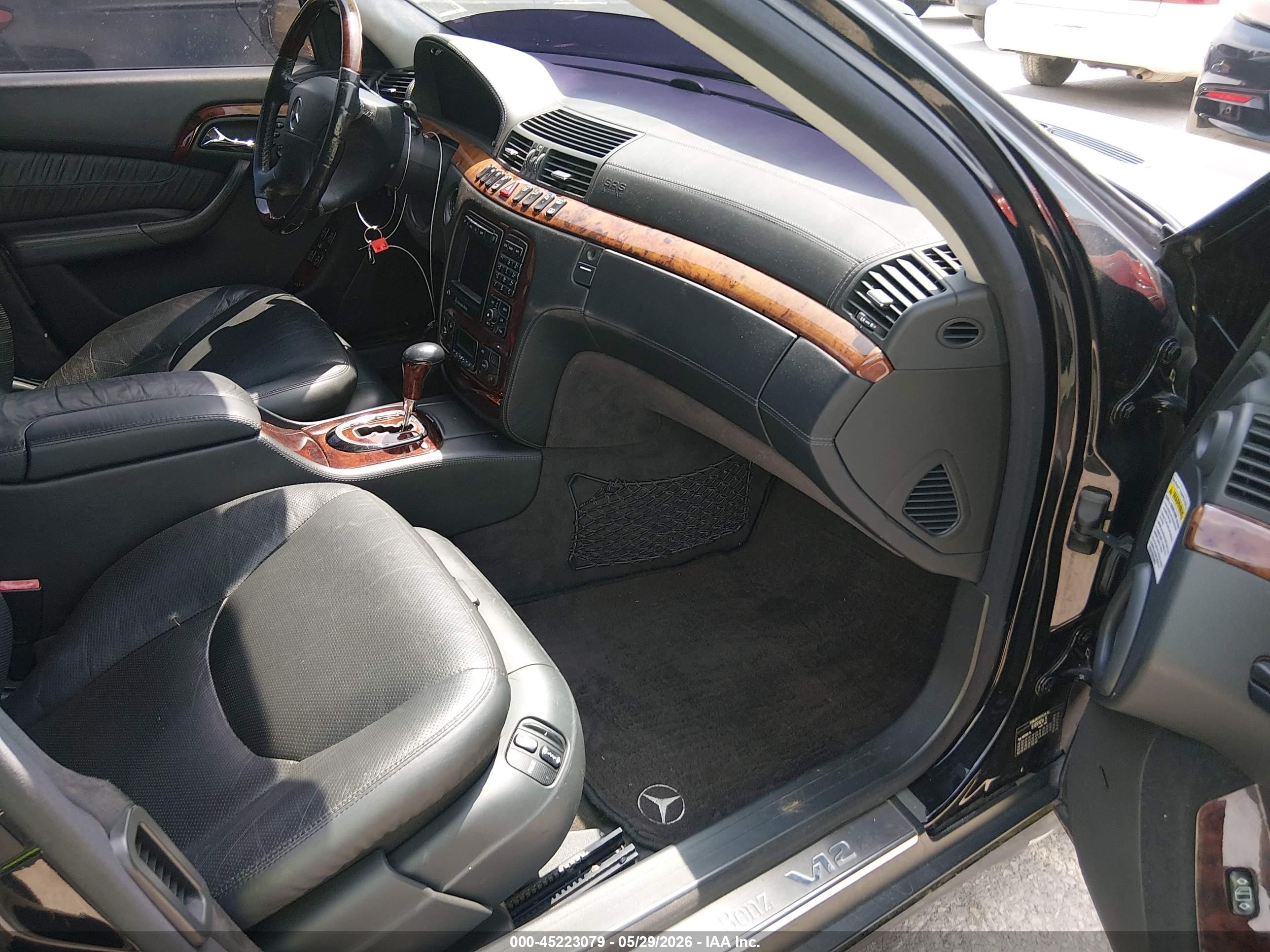 2001 Mercedes-benz S 600   Black vin: WDBNG78J01A189332